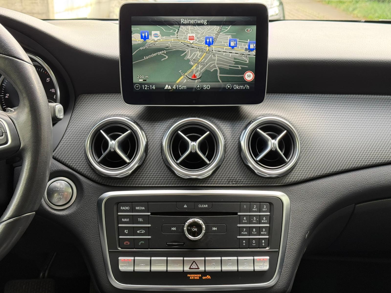 MERCEDES-BENZ GLA 200 d Swiss Star Edition Style 4Matic 7G-DCT-image-23