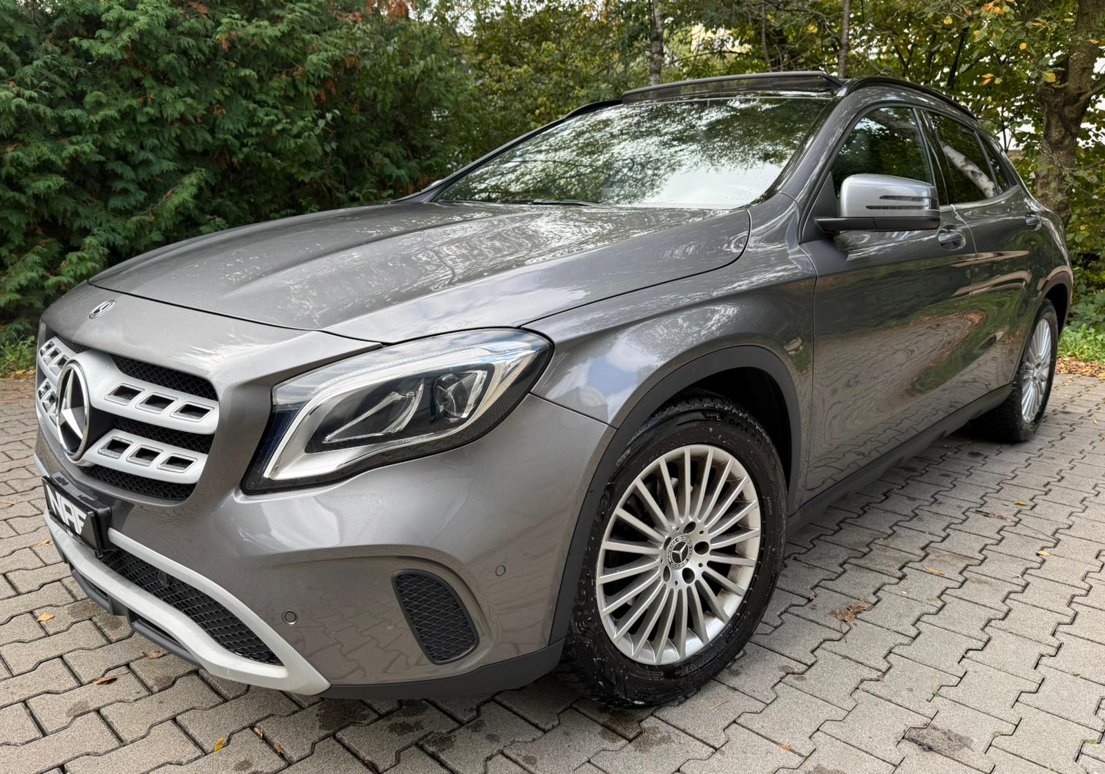 MERCEDES-BENZ GLA 200 d Swiss Star Edition Style 4Matic 7G-DCT
