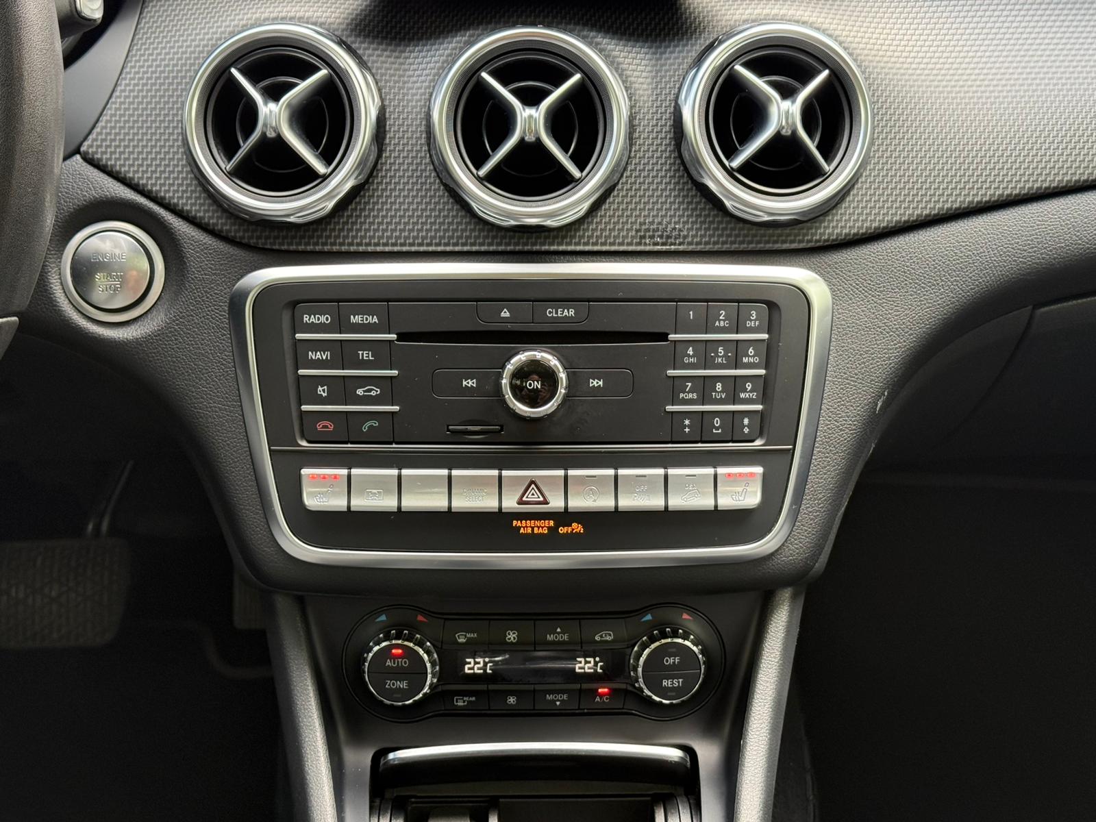 MERCEDES-BENZ GLA 200 d Swiss Star Edition Style 4Matic 7G-DCT-image-24
