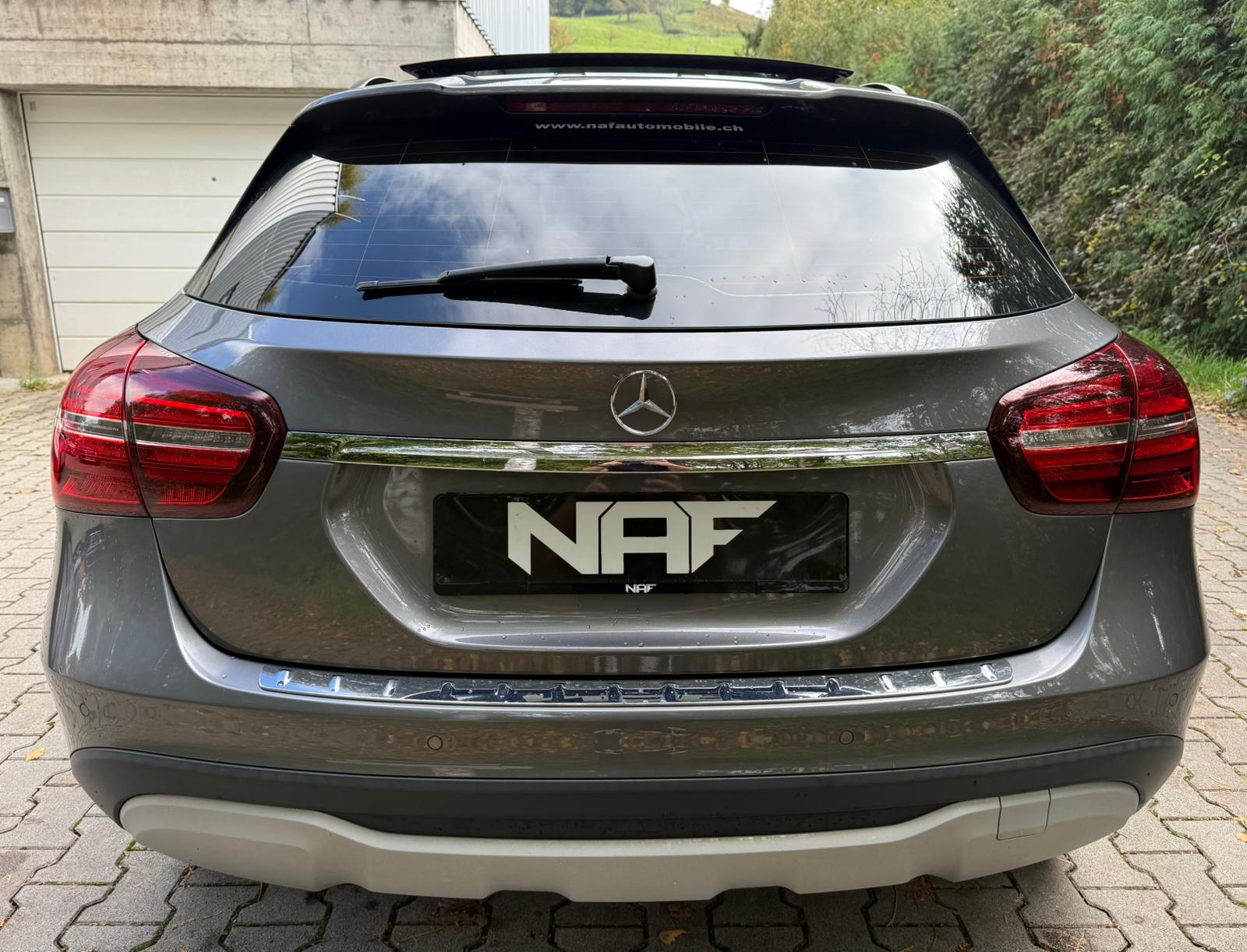MERCEDES-BENZ GLA 200 d Swiss Star Edition Style 4Matic 7G-DCT-showroom-element-3