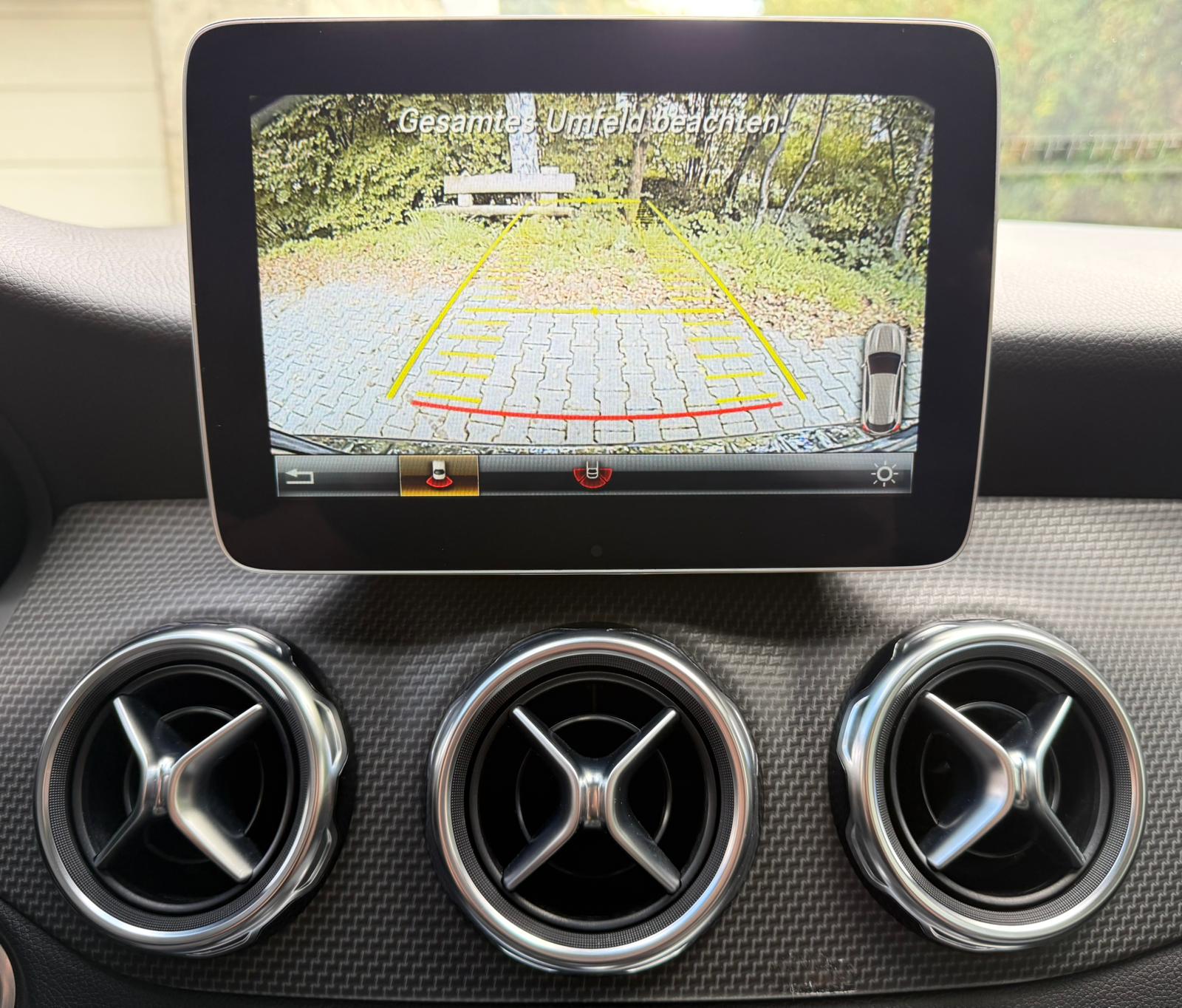 MERCEDES-BENZ GLA 200 d Swiss Star Edition Style 4Matic 7G-DCT-image-22