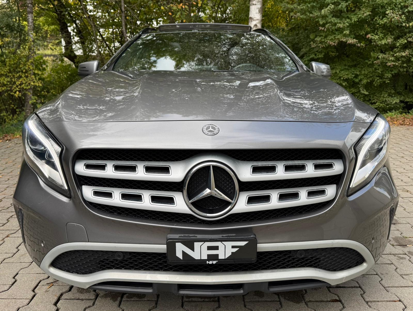 MERCEDES-BENZ GLA 200 d Swiss Star Edition Style 4Matic 7G-DCT-image-7