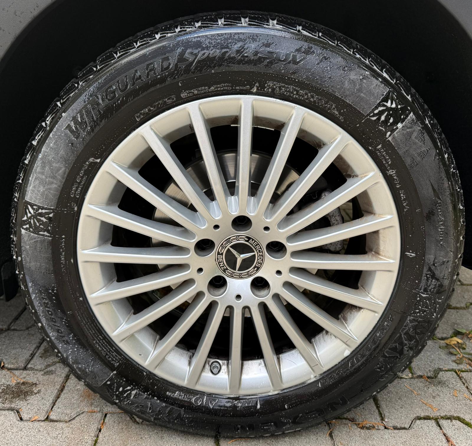 MERCEDES-BENZ GLA 200 d Swiss Star Edition Style 4Matic 7G-DCT-image-8