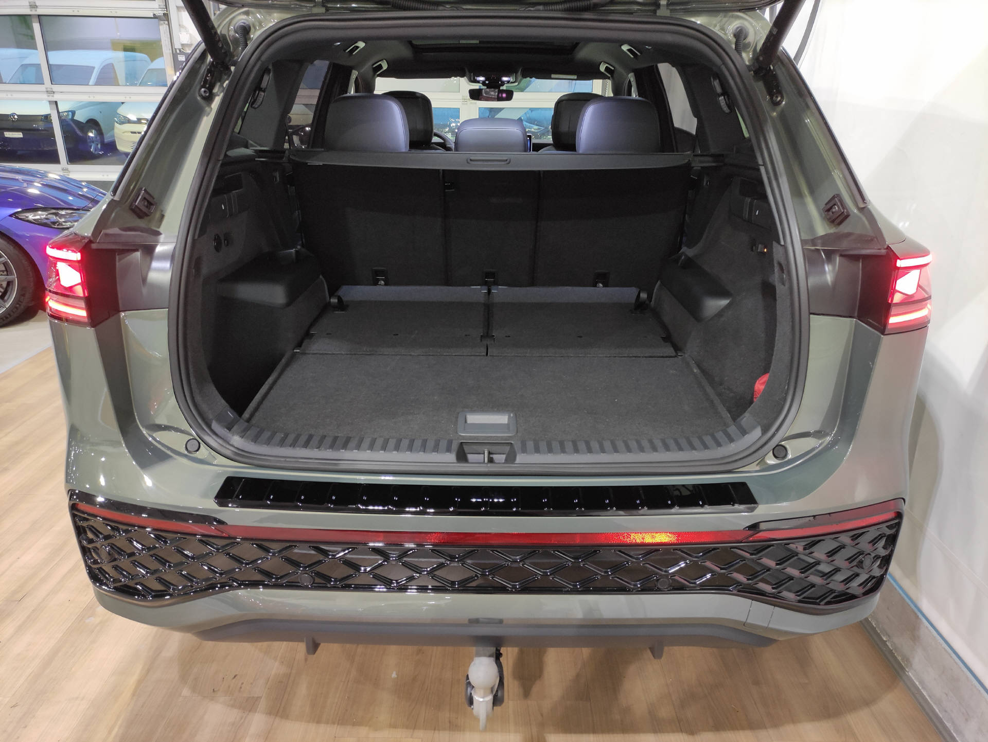 VW Tayron 2.0 TSI R-Line Black-Style DSG 4motion-image-12