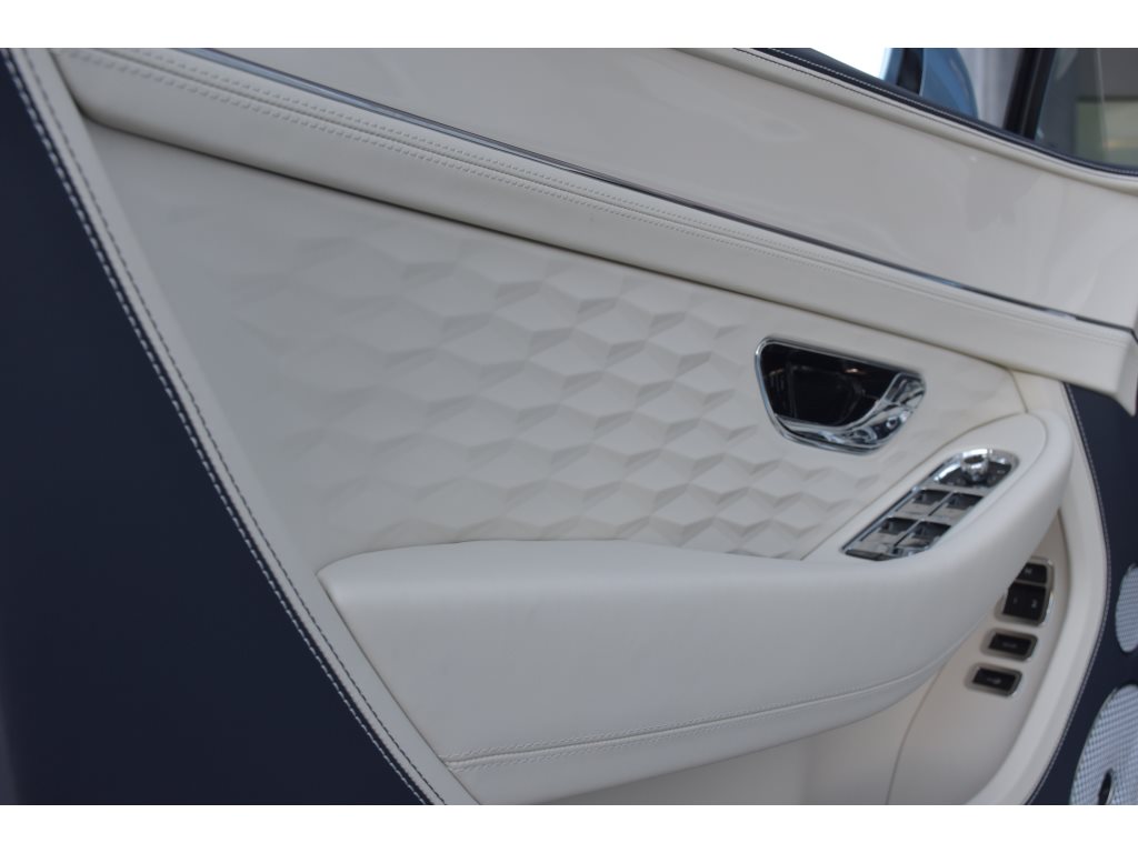 BENTLEY Continental GTC 4.0 V8 PHEV Speed 782 PS-image-13