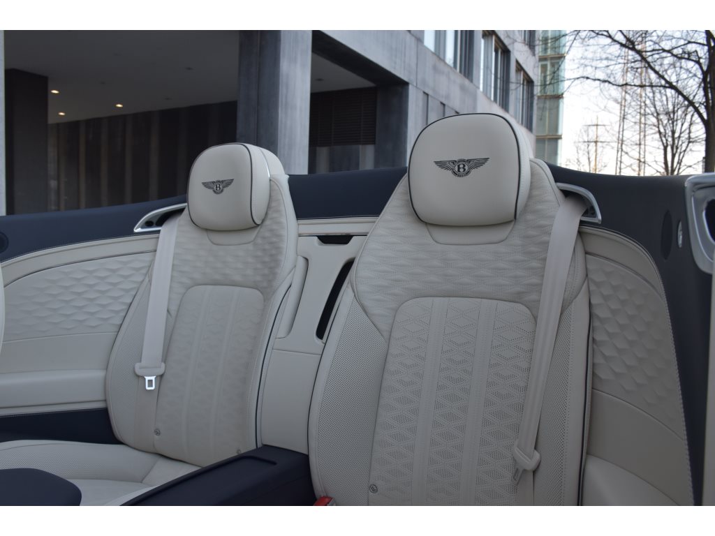 BENTLEY Continental GTC 4.0 V8 PHEV Speed 782 PS-image-16