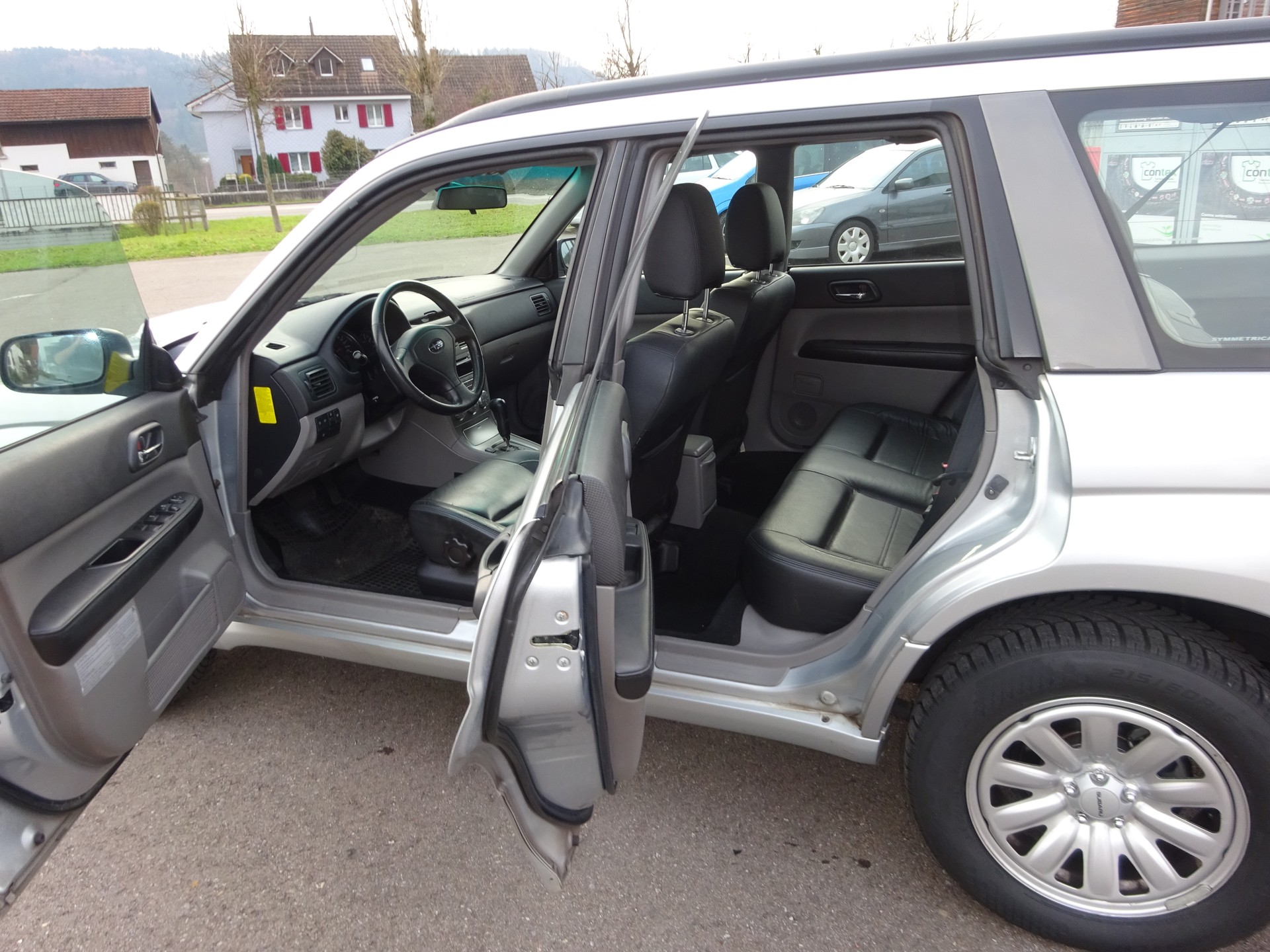 SUBARU Forester 2.0XT Automatic-image-8
