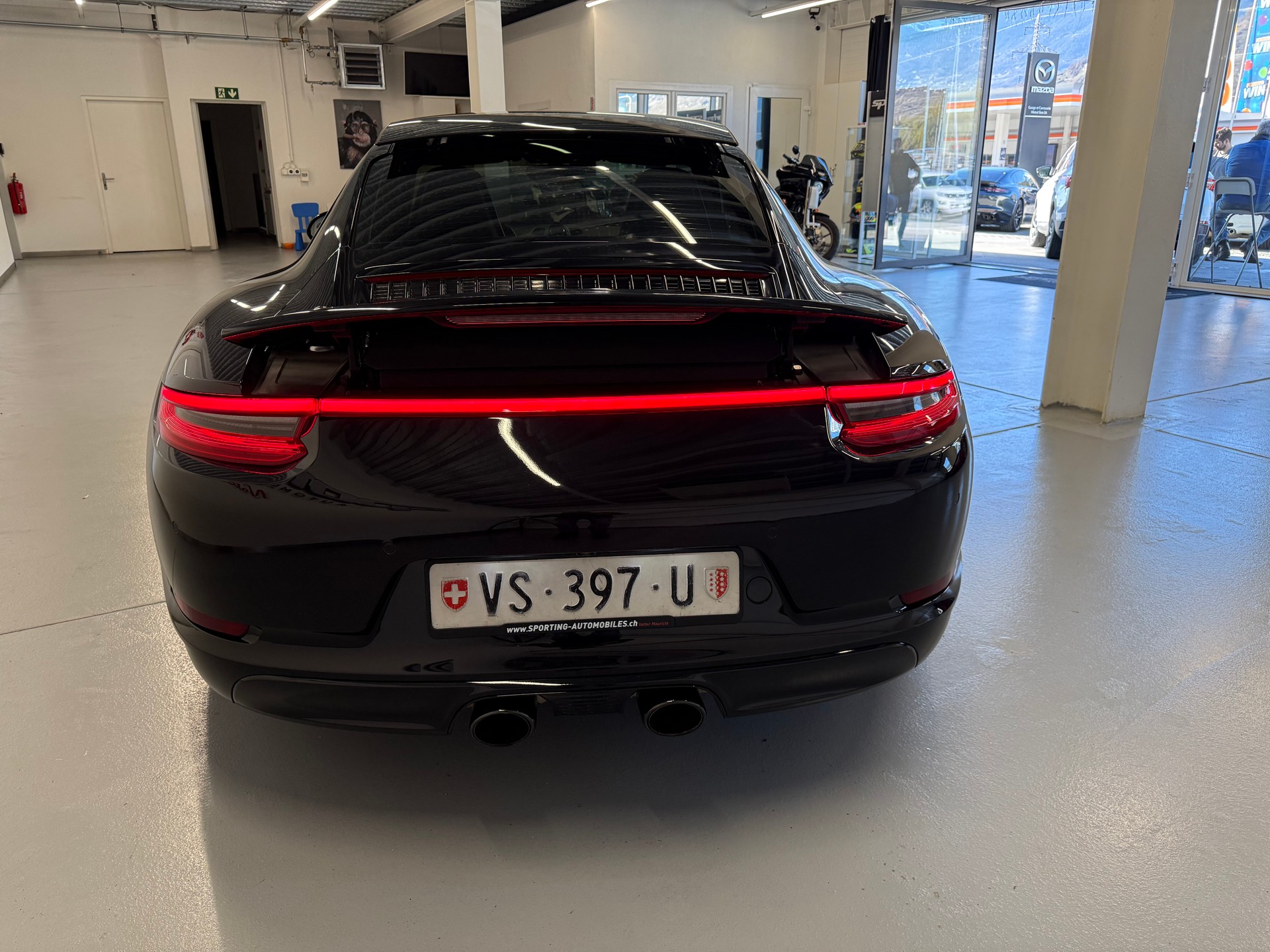PORSCHE 911 Carrera 4S PDK fulls black modèle 2017-image-11