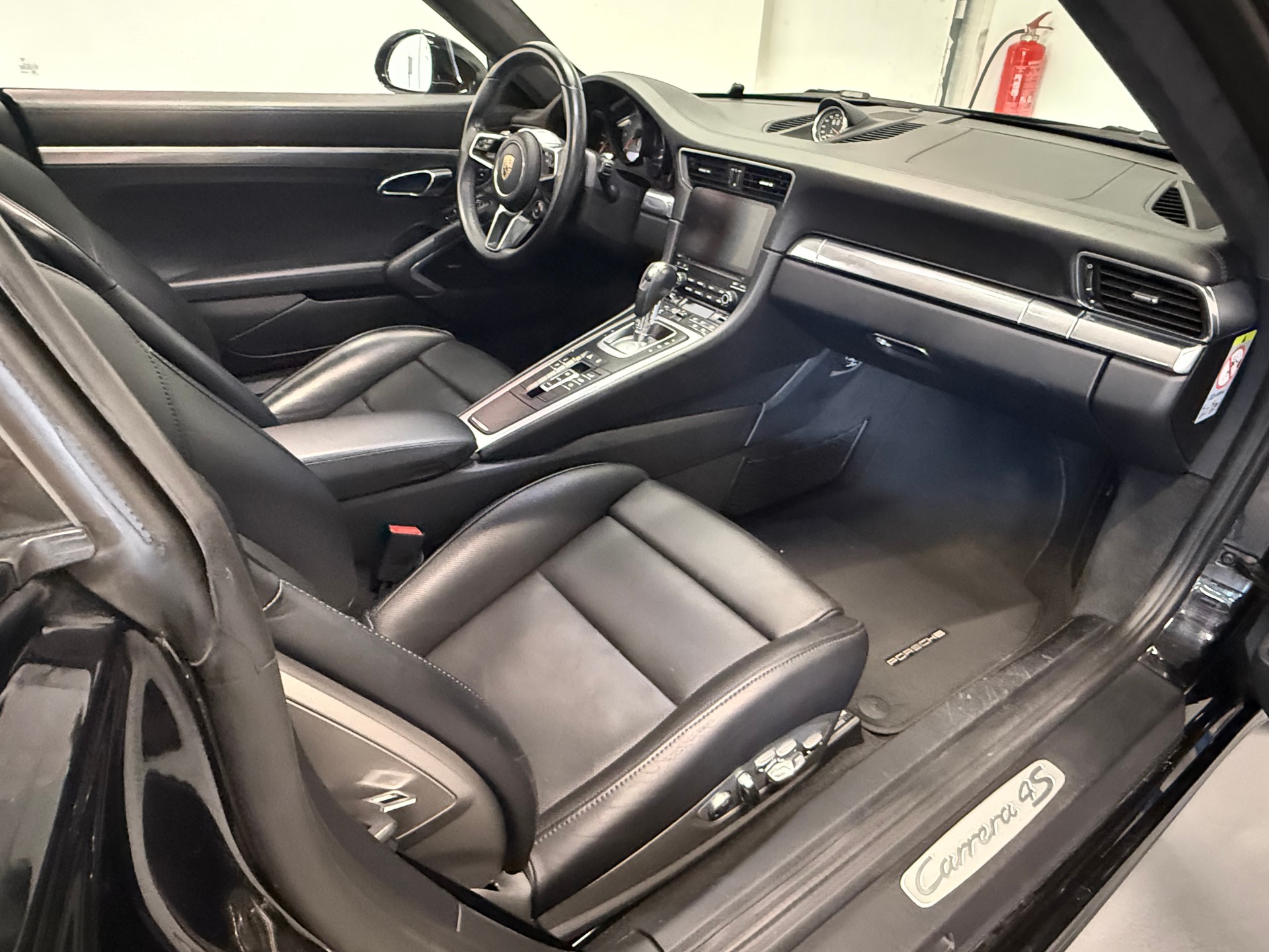 PORSCHE 911 Carrera 4S PDK fulls black modèle 2017-image-15
