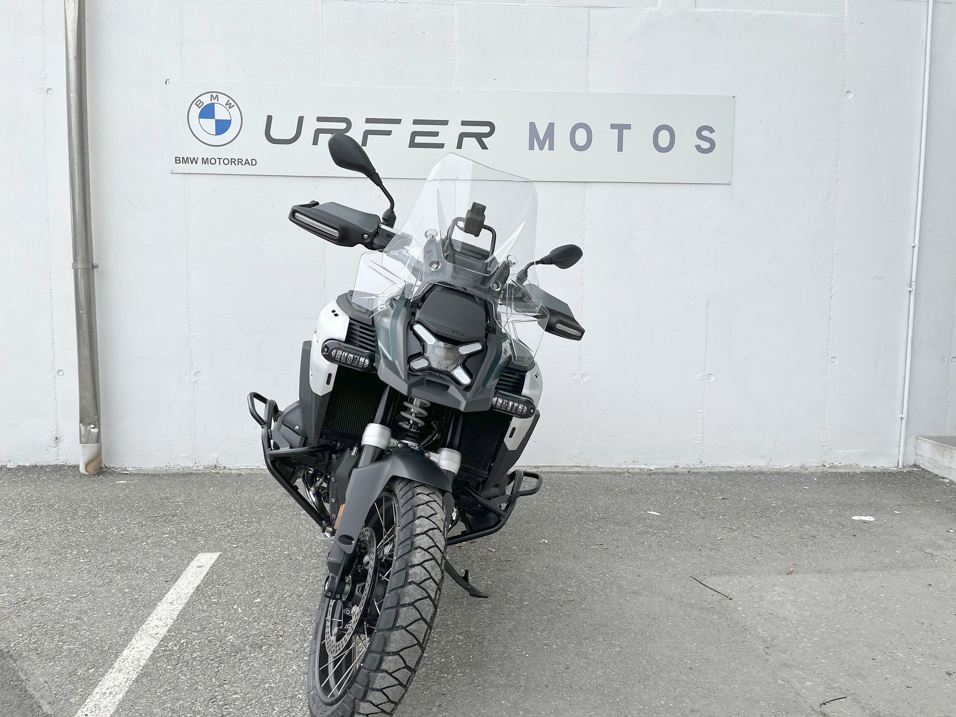 BMW R 1300 GS Adventure-image-2