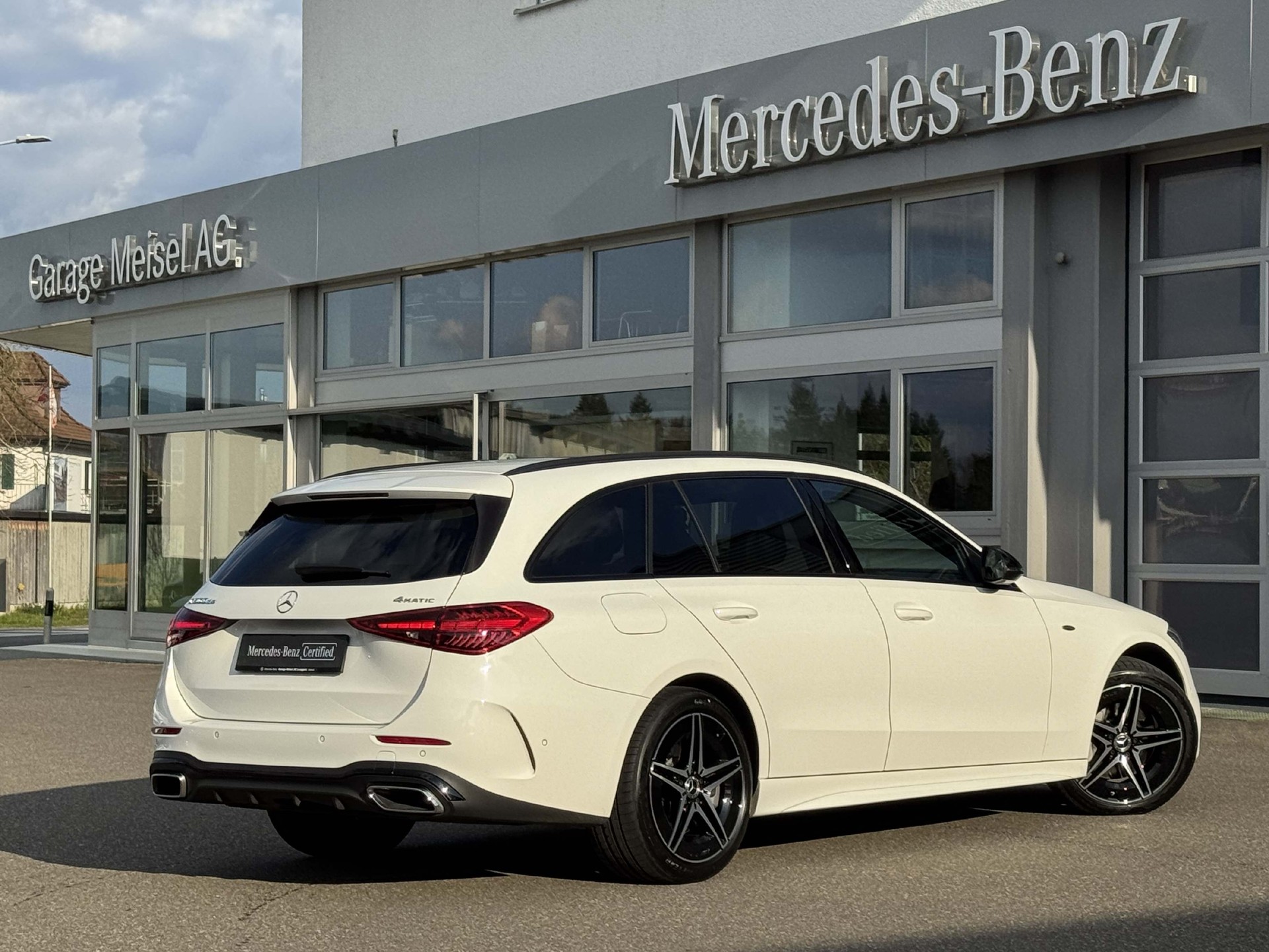 MERCEDES-BENZ C 300 de AMG-Line 4Matic Kombi-image-2