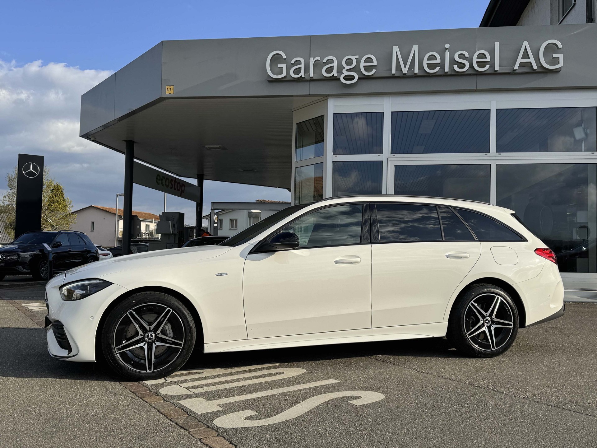 MERCEDES-BENZ C 300 de AMG-Line 4Matic Kombi-image-5