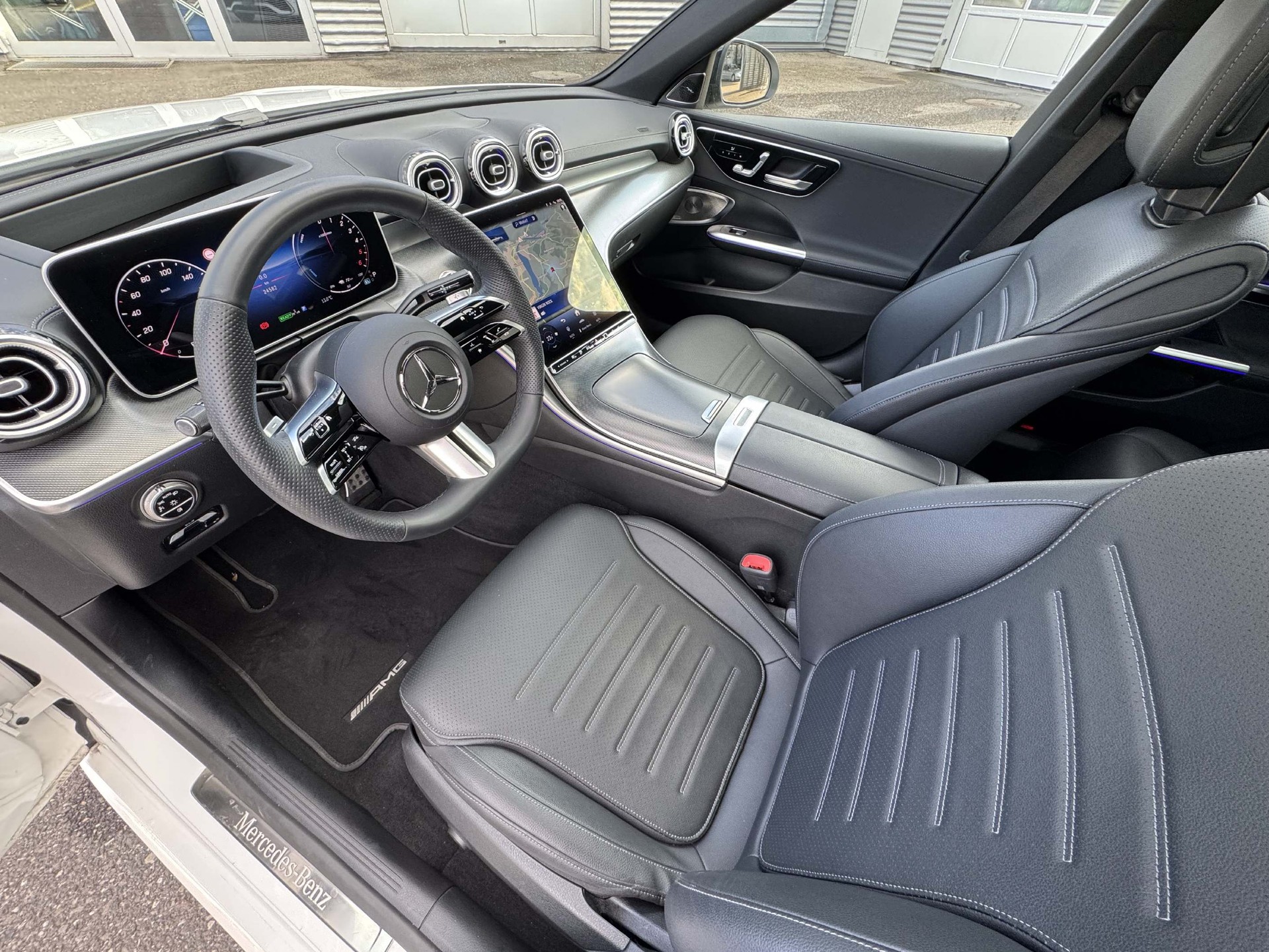MERCEDES-BENZ C 300 de AMG-Line 4Matic Kombi-image-6