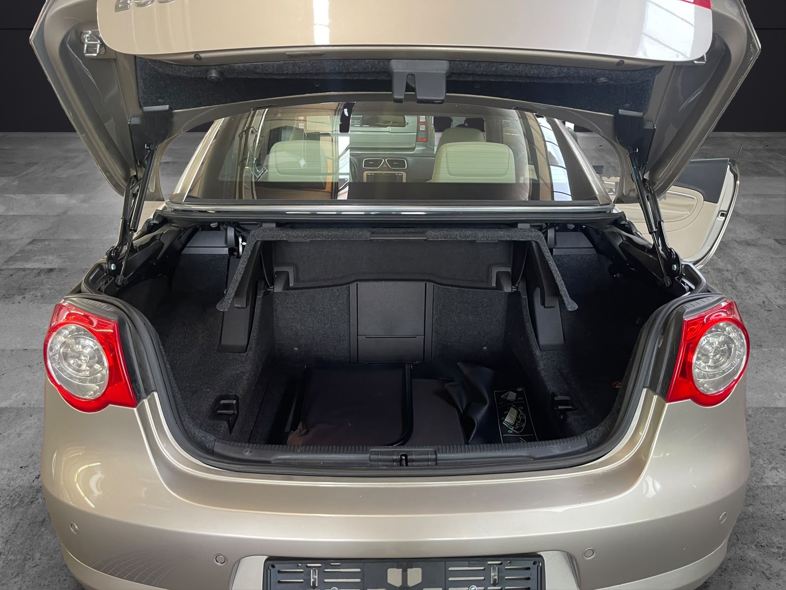 VW Eos 2.0 FSI Turbo-image-11