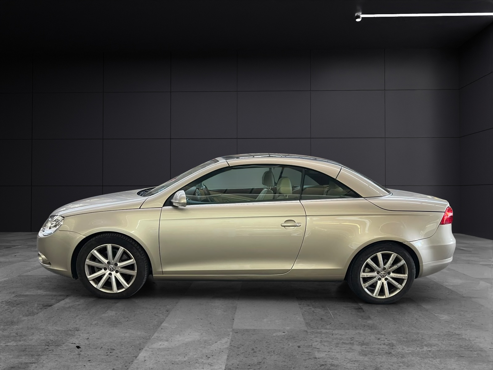 VW Eos 2.0 FSI Turbo-image-2
