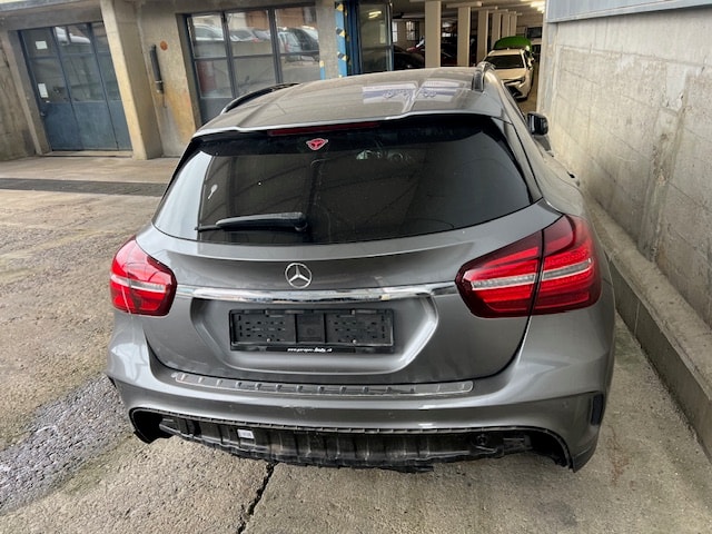 MERCEDES-BENZ GLA 250-image-6