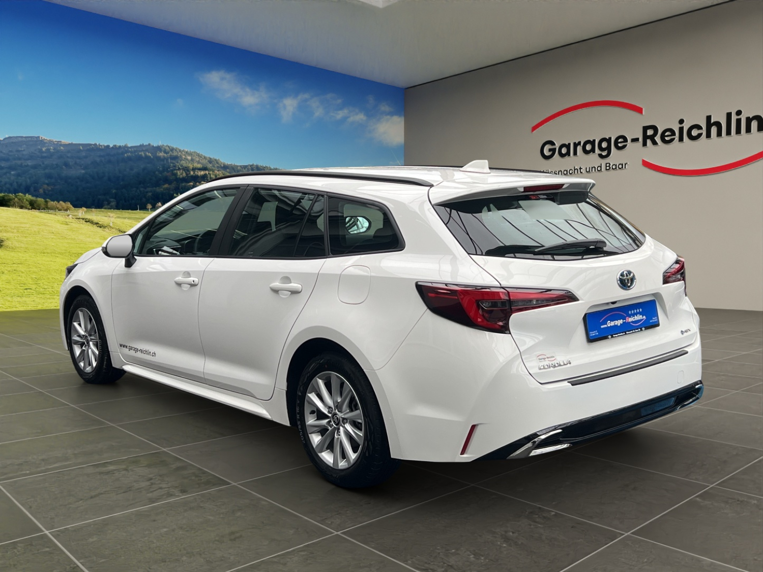 TOYOTA Corolla Touring Sports 1.8 HSD Comfort-showroom-element-2