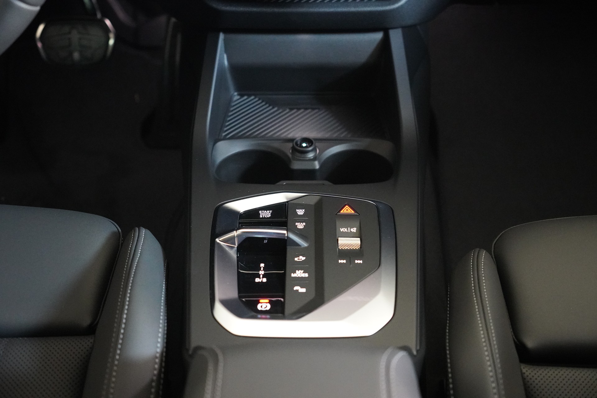 BMW 123 xDrive M Sport Pro Steptronic-image-19