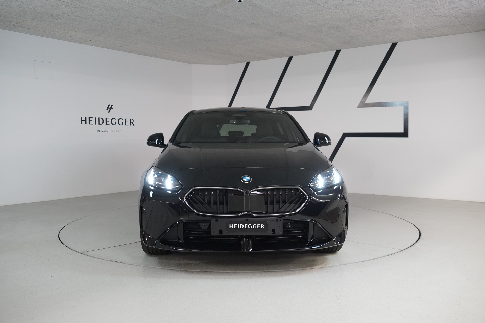 BMW 123 xDrive M Sport Pro Steptronic-image-1