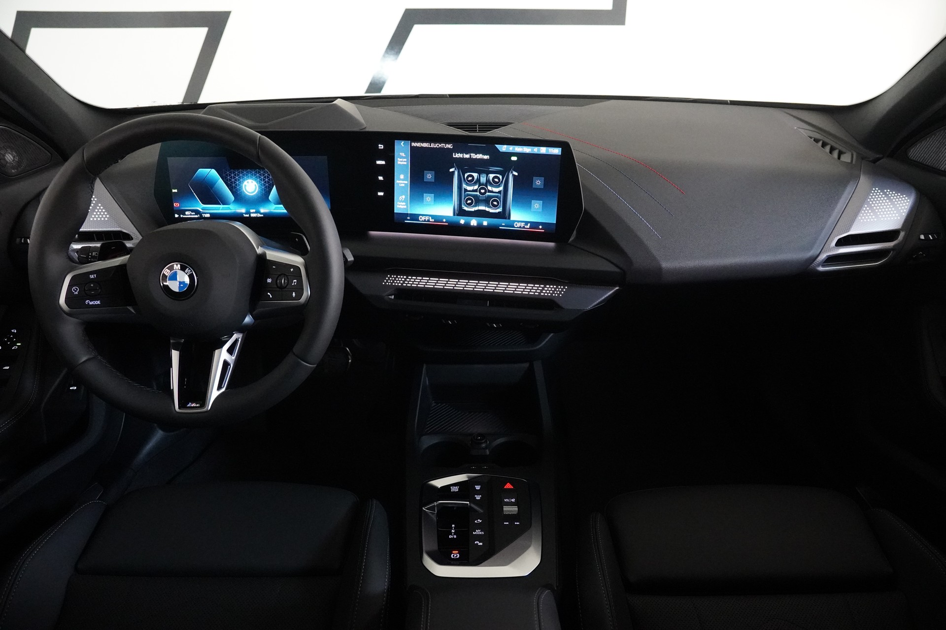 BMW 123 xDrive M Sport Pro Steptronic-image-17