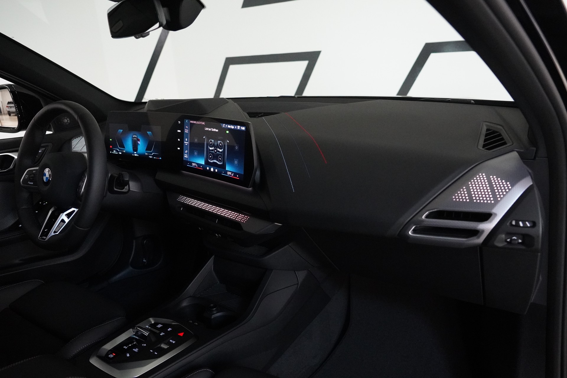 BMW 123 xDrive M Sport Pro Steptronic-image-16