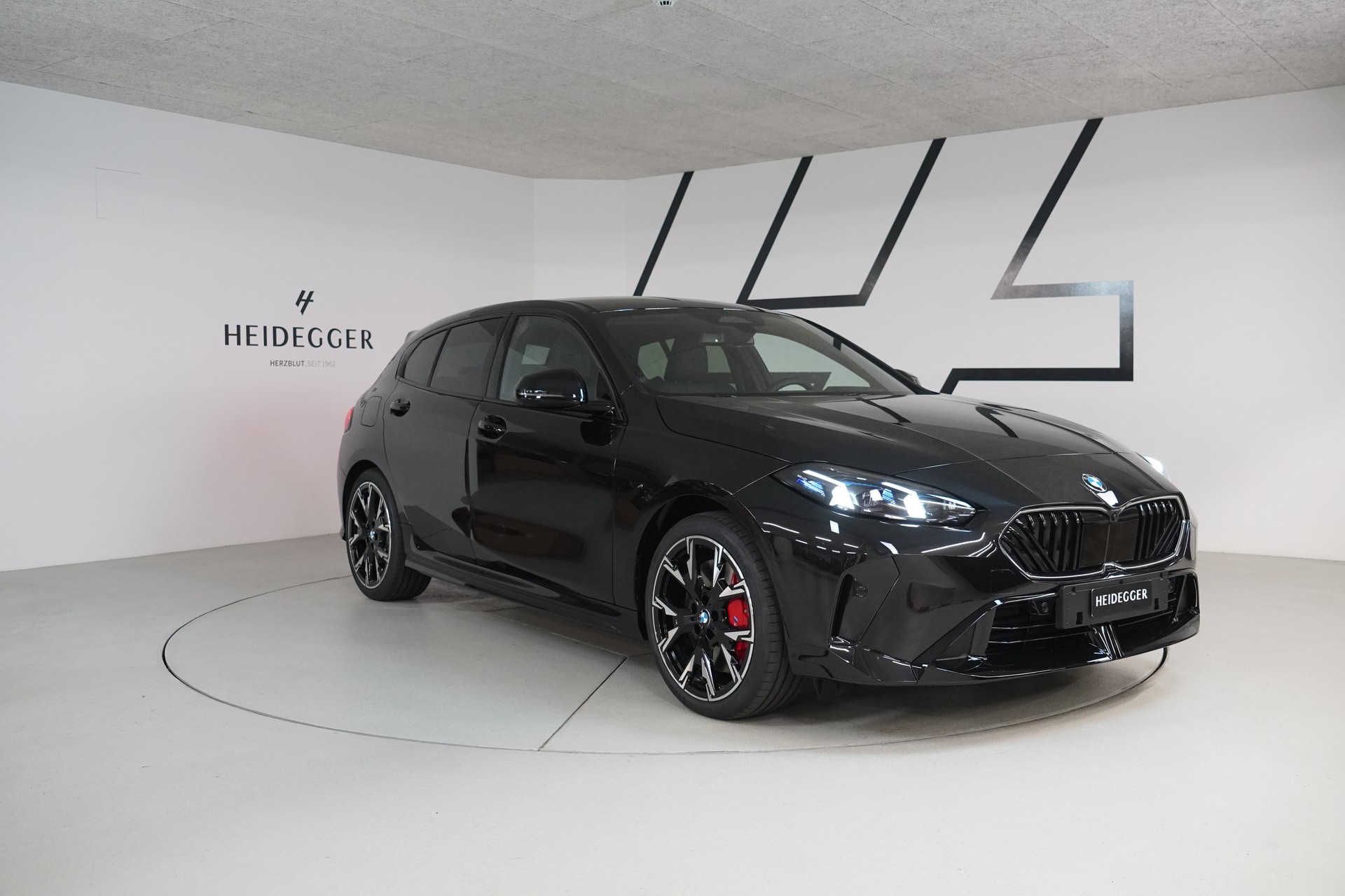 BMW 123 xDrive M Sport Pro Steptronic-image-2