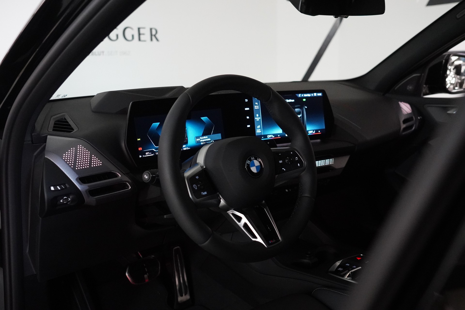 BMW 123 xDrive M Sport Pro Steptronic-image-22