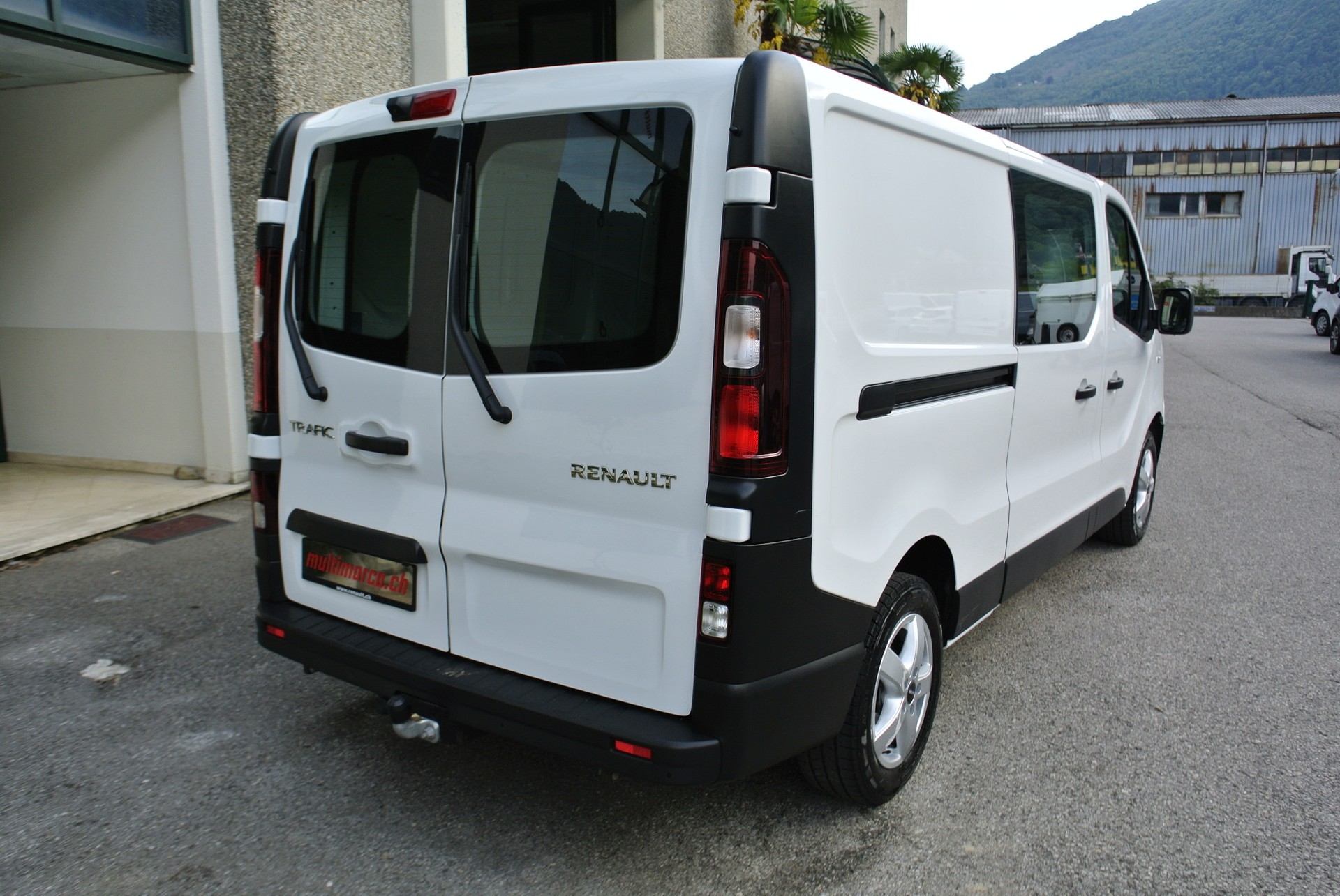 RENAULT Trafic 2.0 Energy dCi 120 3.5t Business L2H1-image-6
