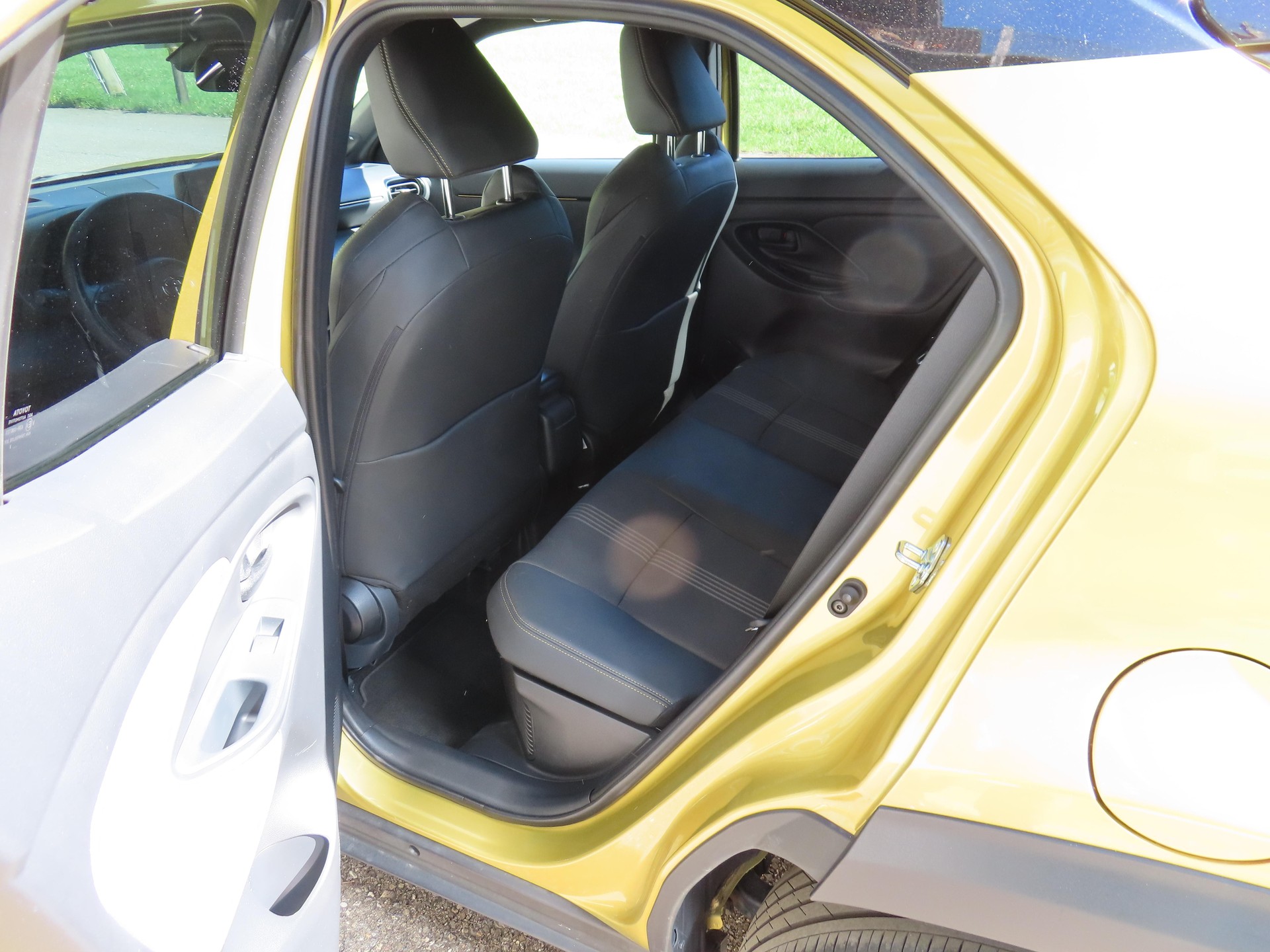 TOYOTA Yaris Cross 1.5 VVT-i HSD Adventure AWD-i-image-6
