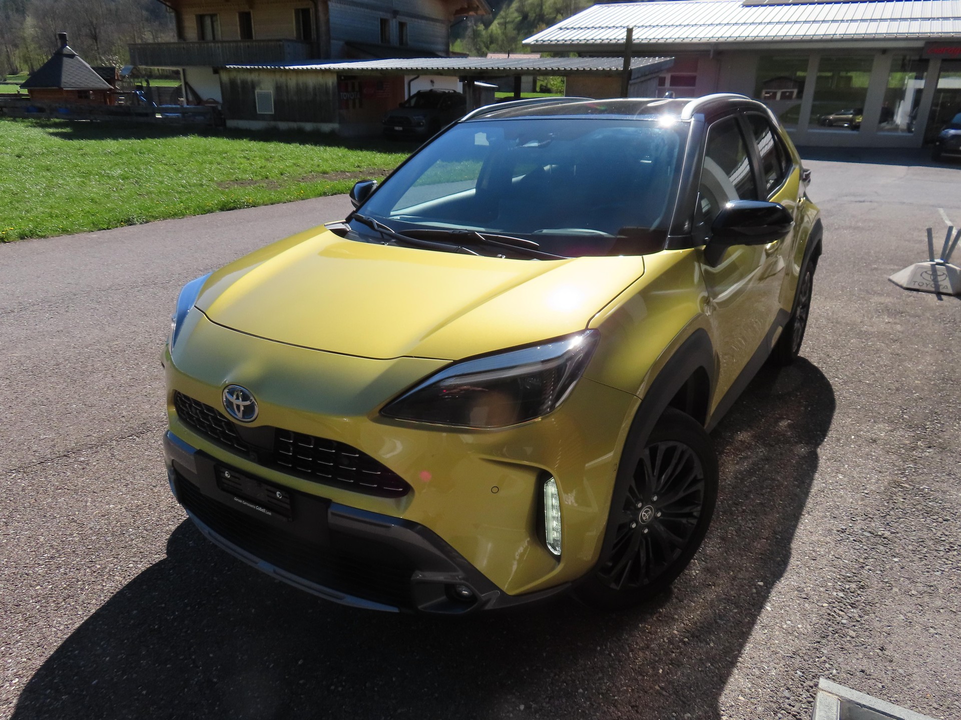 TOYOTA Yaris Cross 1.5 VVT-i HSD Adventure AWD-i-image-4