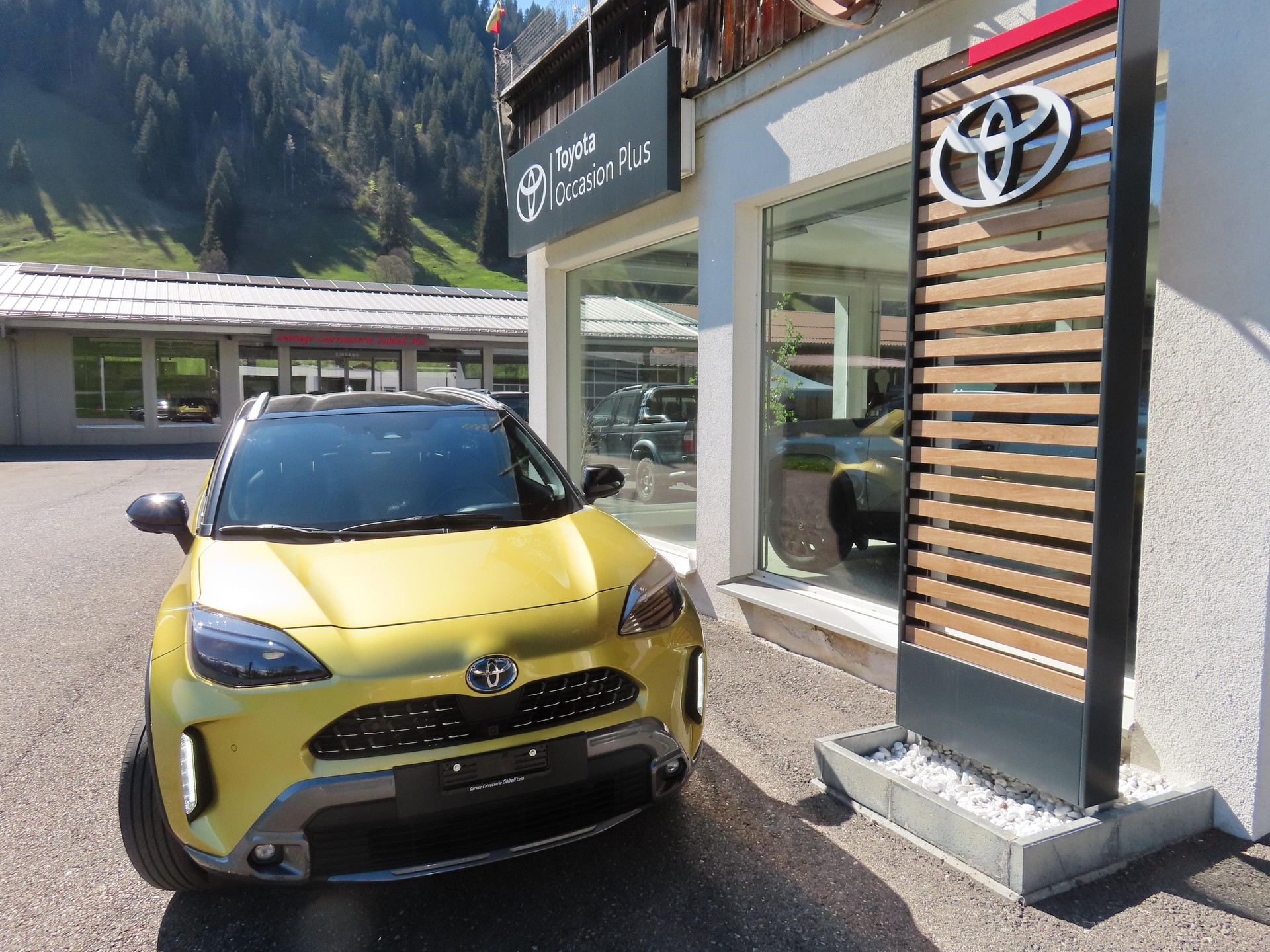 TOYOTA Yaris Cross 1.5 VVT-i HSD Adventure AWD-i-showroom-element-1