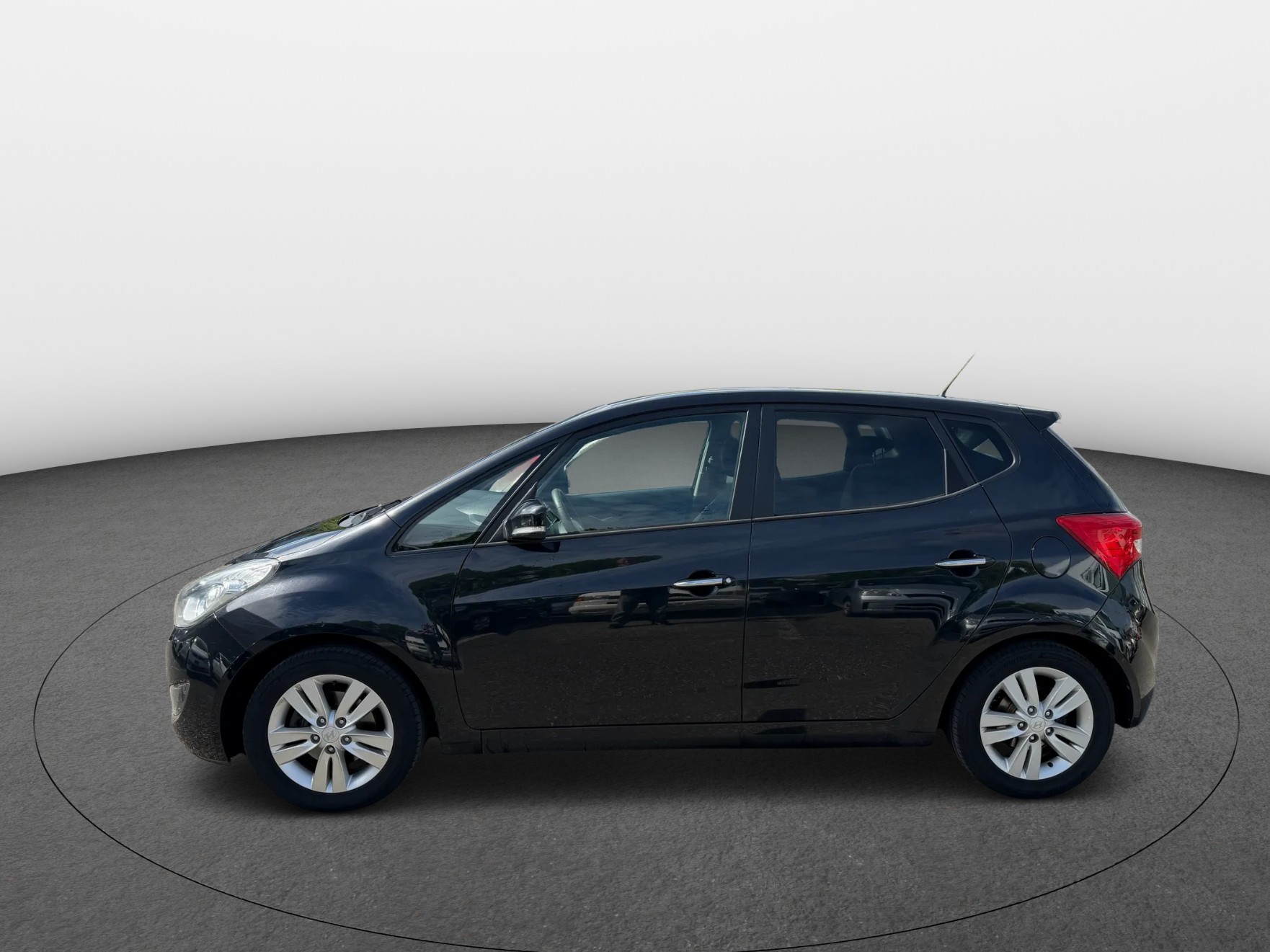 HYUNDAI iX20 1.6 Premium Automatic-image-1