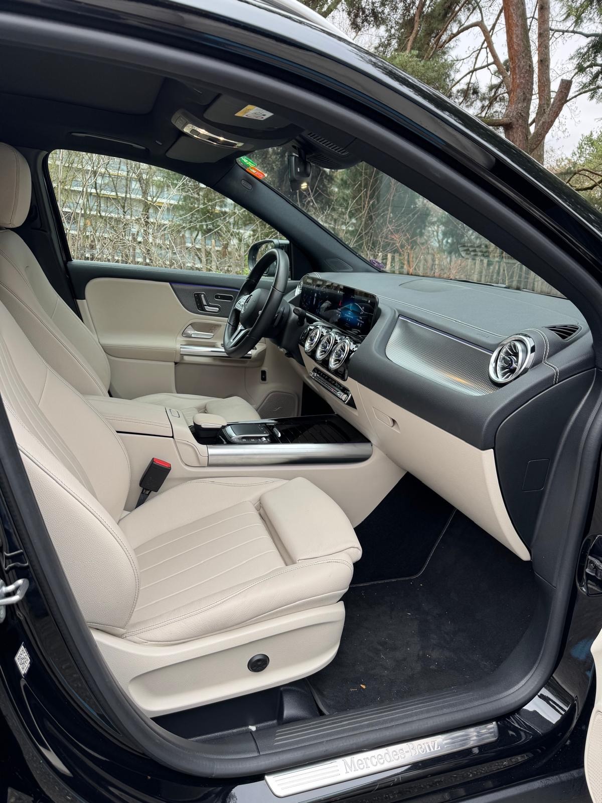 MERCEDES-BENZ GLA 250 Style 4matic