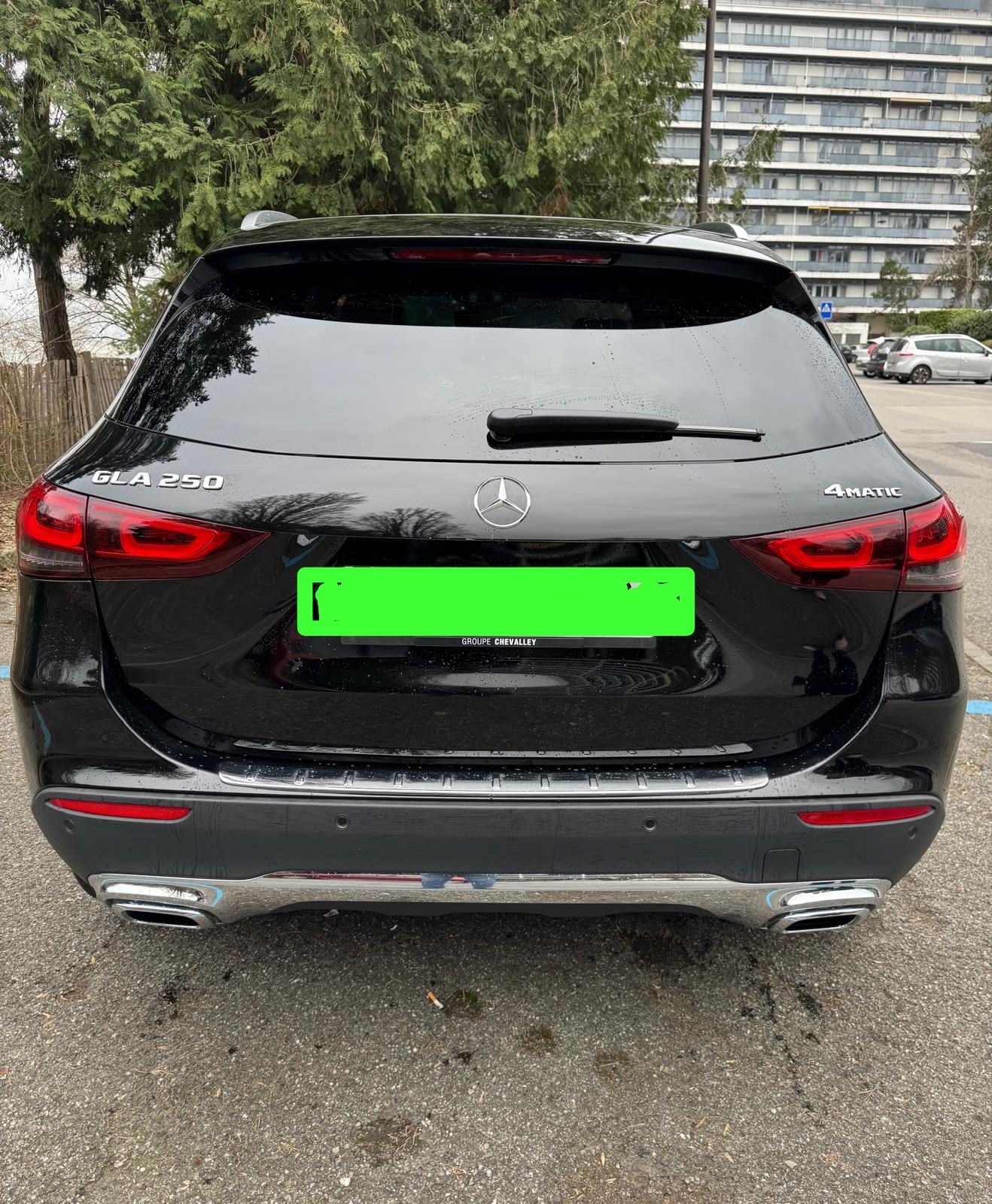 MERCEDES-BENZ GLA 250 Style 4matic-image-3