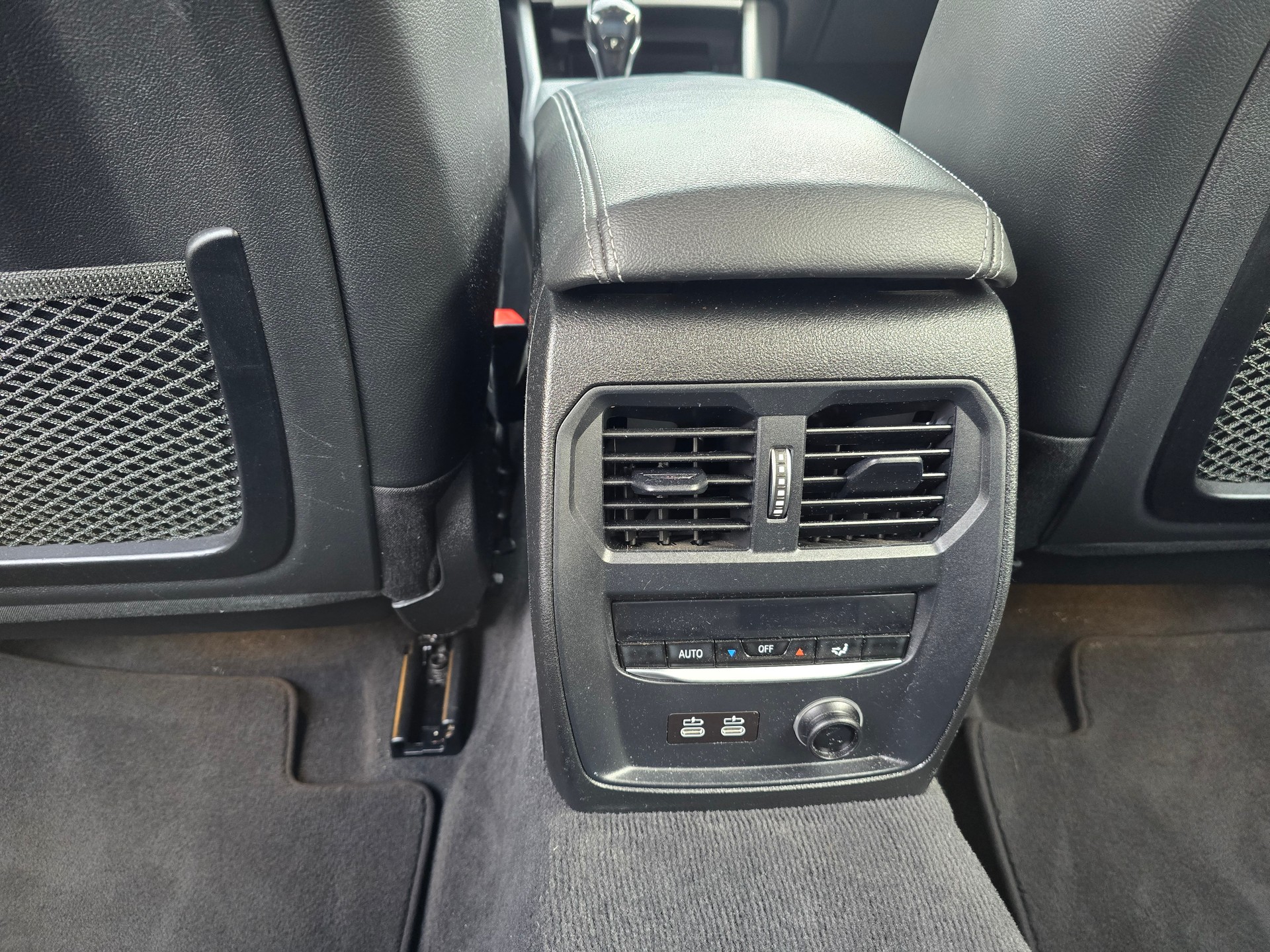 BMW 320d xDrive Touring Luxury Line Steptronic-image-19