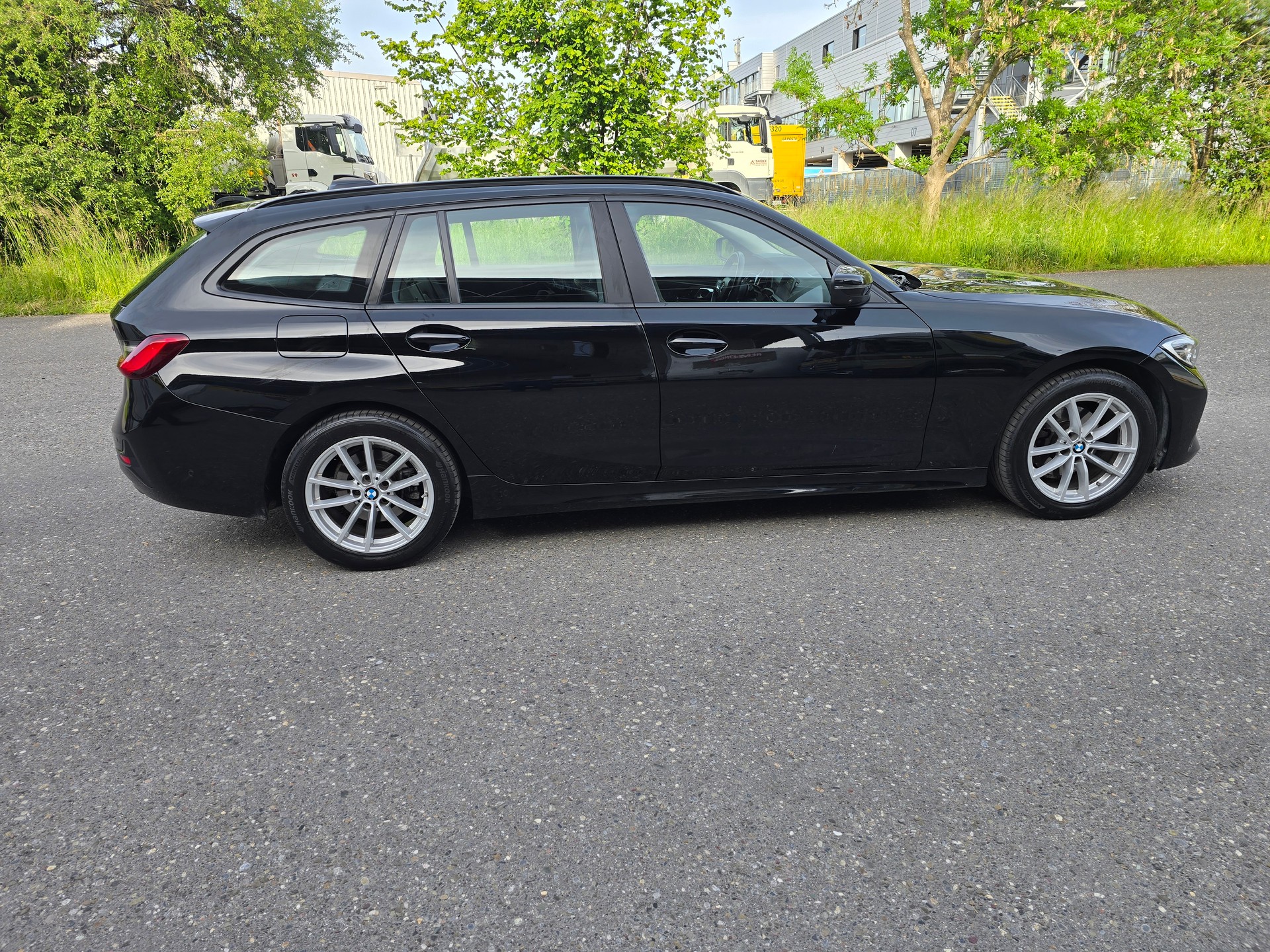 BMW 320d xDrive Touring Luxury Line Steptronic-image-10