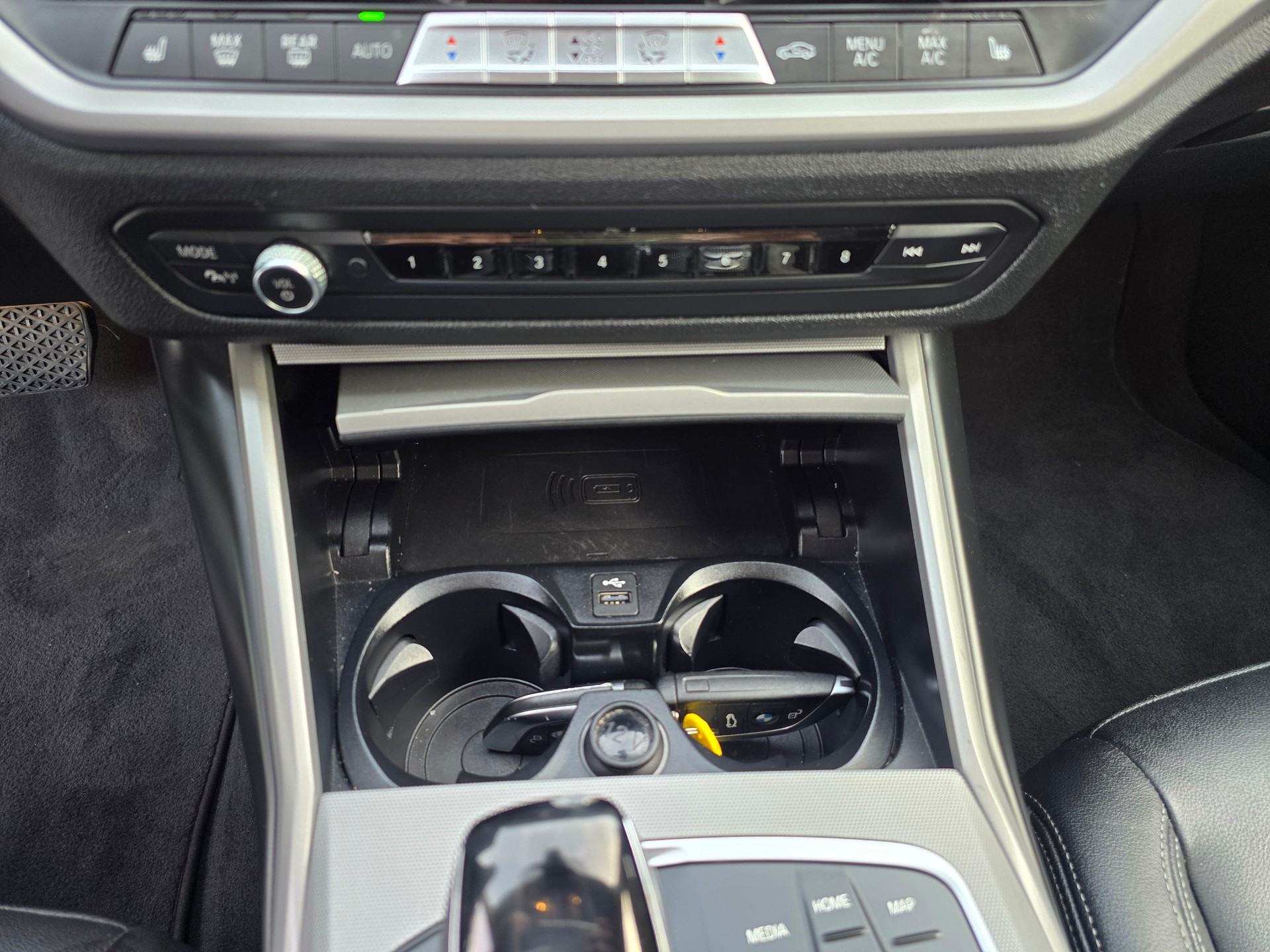 BMW 320d xDrive Touring Luxury Line Steptronic-image-26
