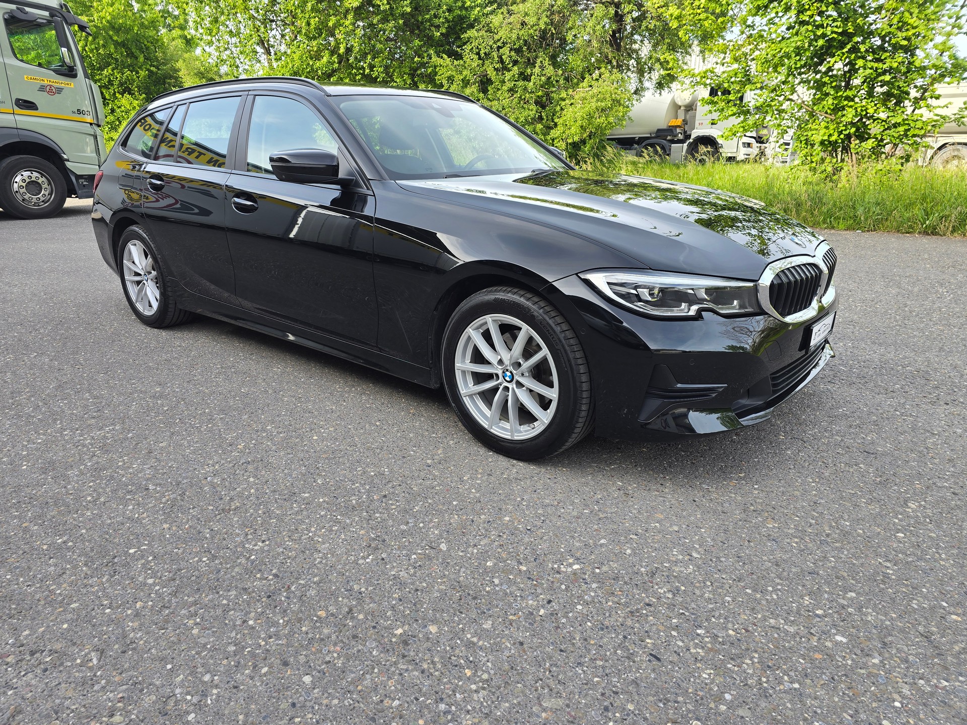 BMW 320d xDrive Touring Luxury Line Steptronic-showroom-element-2