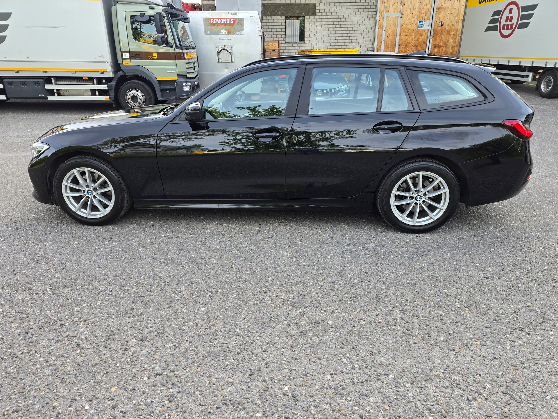 BMW 320d xDrive Touring Luxury Line Steptronic-image-9