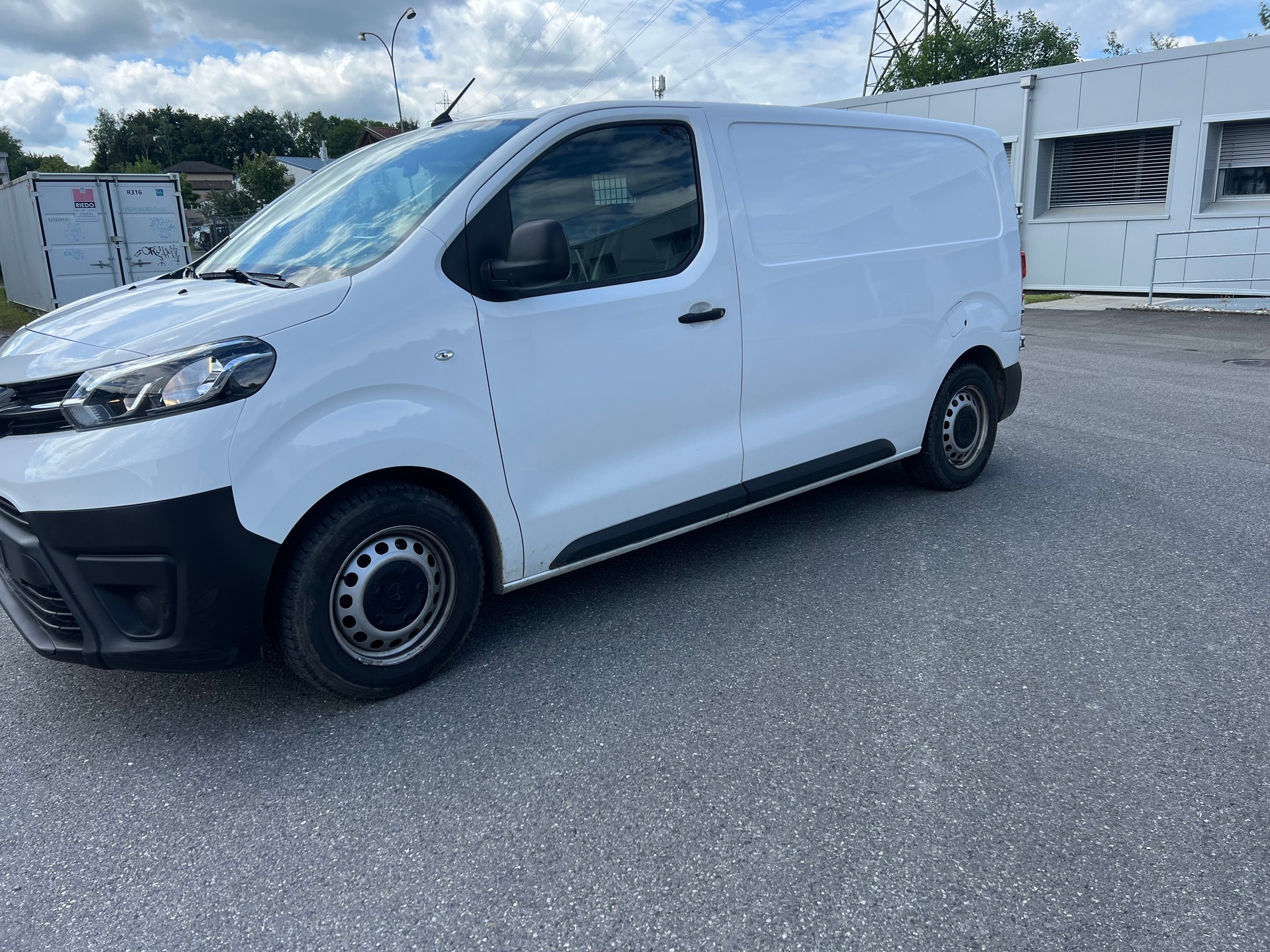 TOYOTA Proace 2.0D Panel Van Medium Comfort-image-4