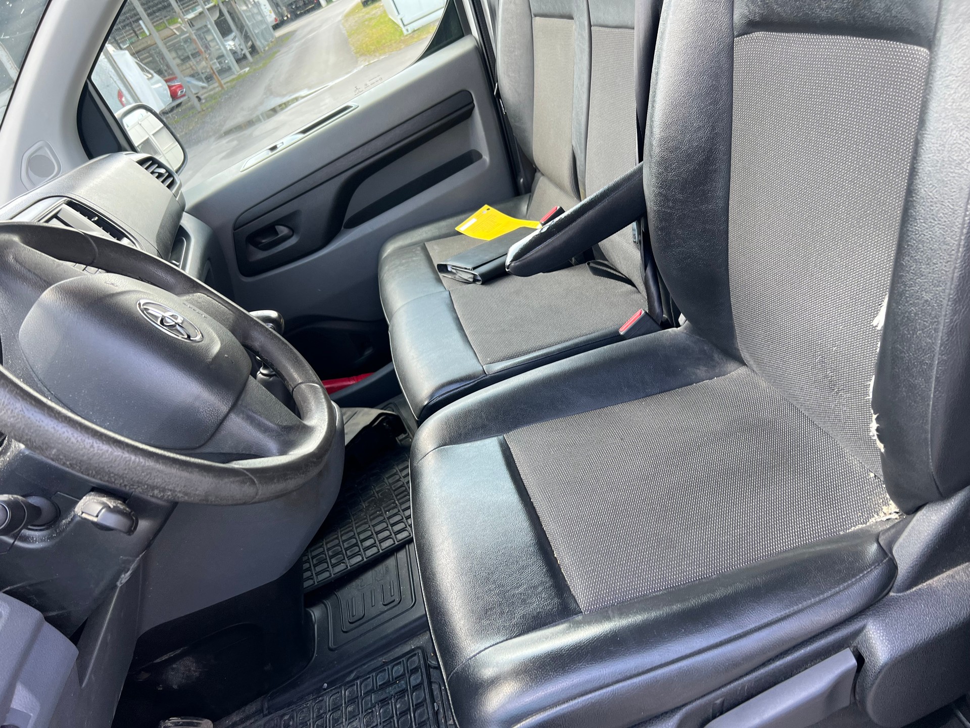 TOYOTA Proace 2.0D Panel Van Medium Comfort-image-6