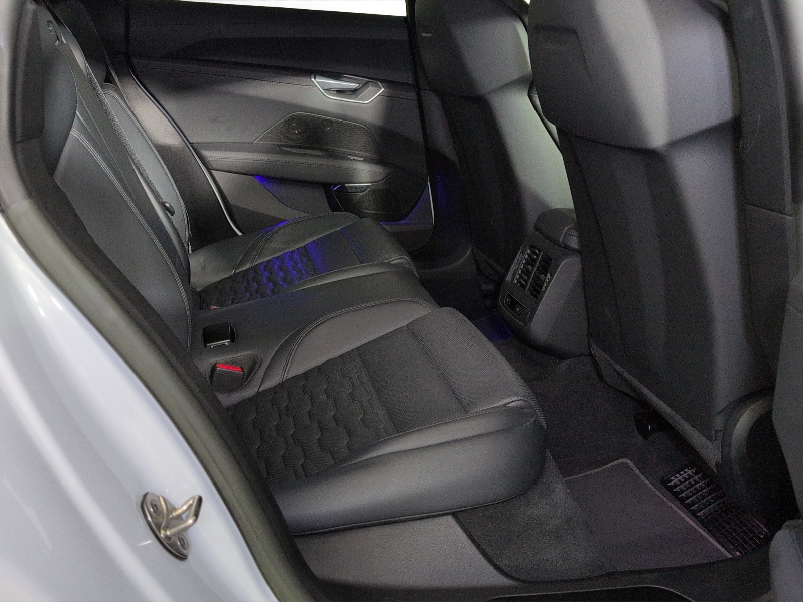 AUDI e-tron GT quattro-image-8
