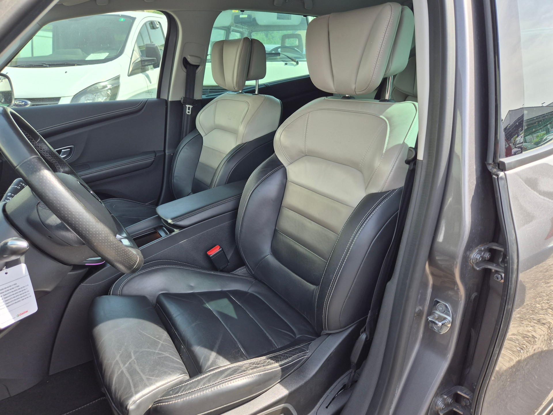 RENAULT Grand Scénic 1.3 16V Turbo Initiale Paris EDC-image-6
