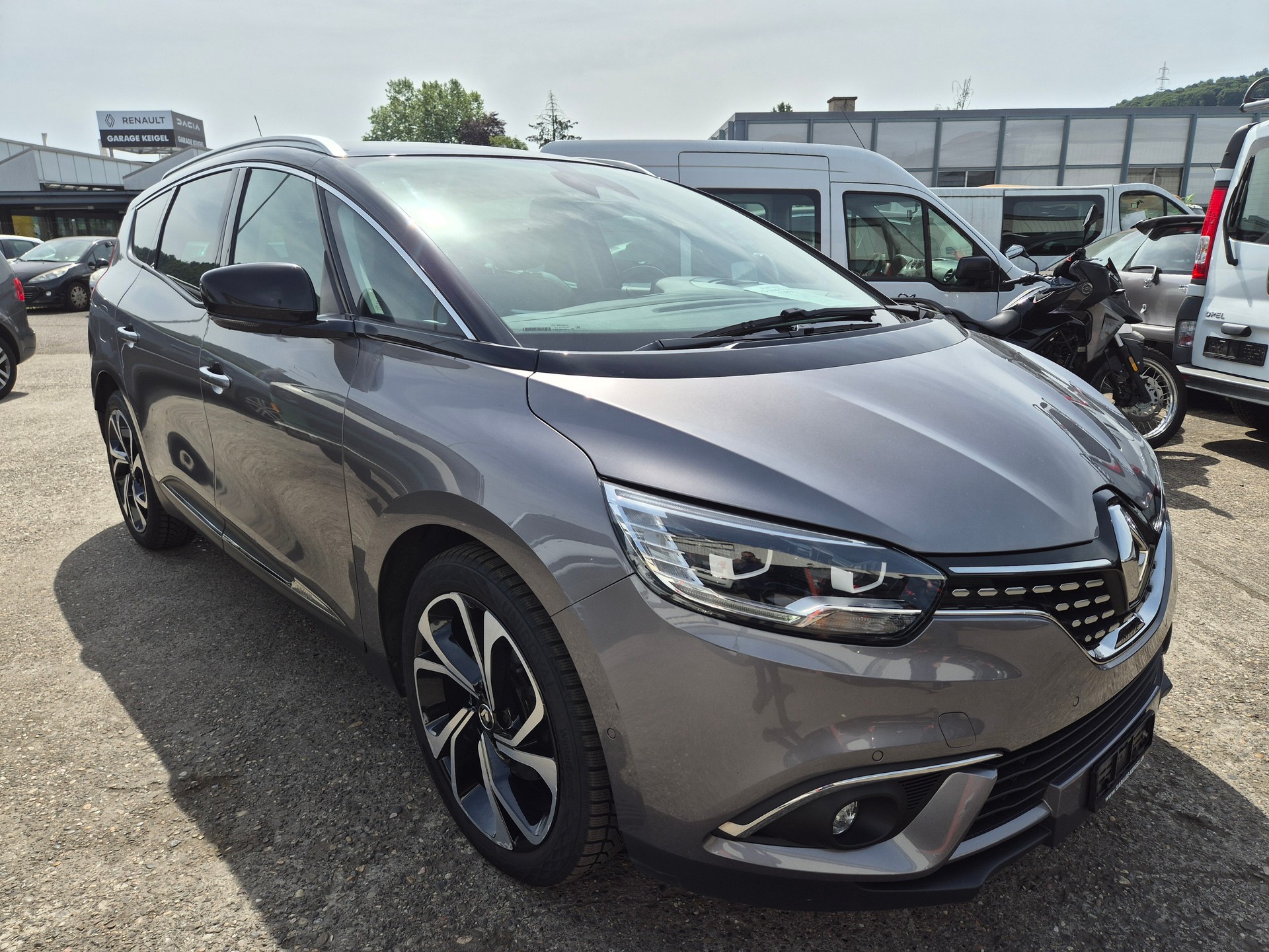 RENAULT Grand Scénic 1.3 16V Turbo Initiale Paris EDC-image-1