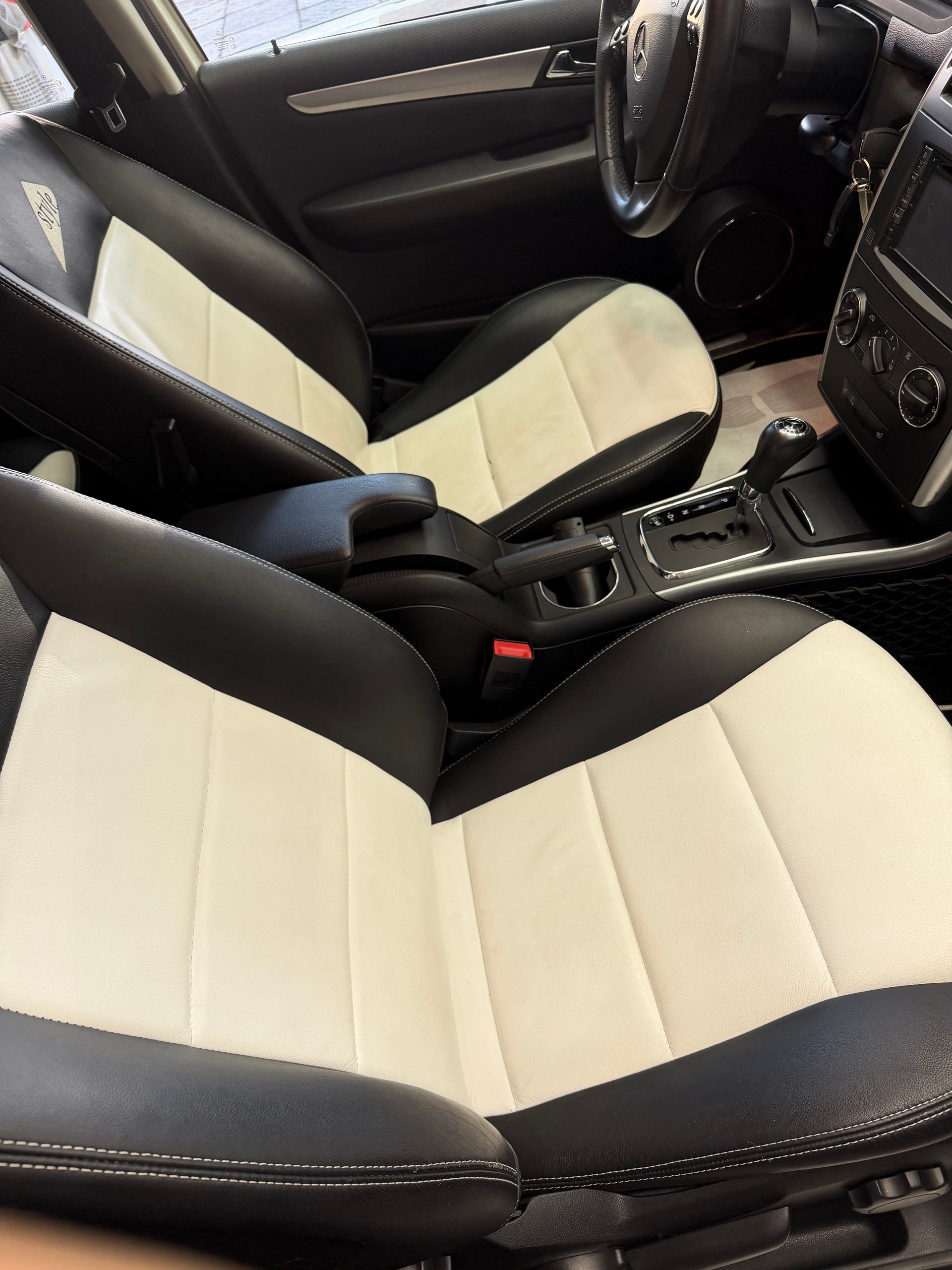 MERCEDES-BENZ A 180 Style Autotronic-image-4