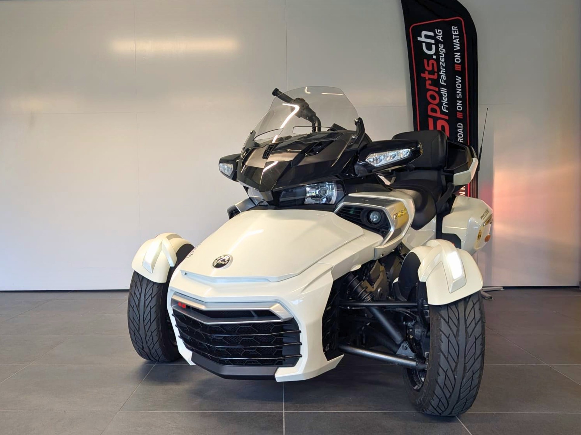 CAN-AM Spyder F3-T SE6-image-6