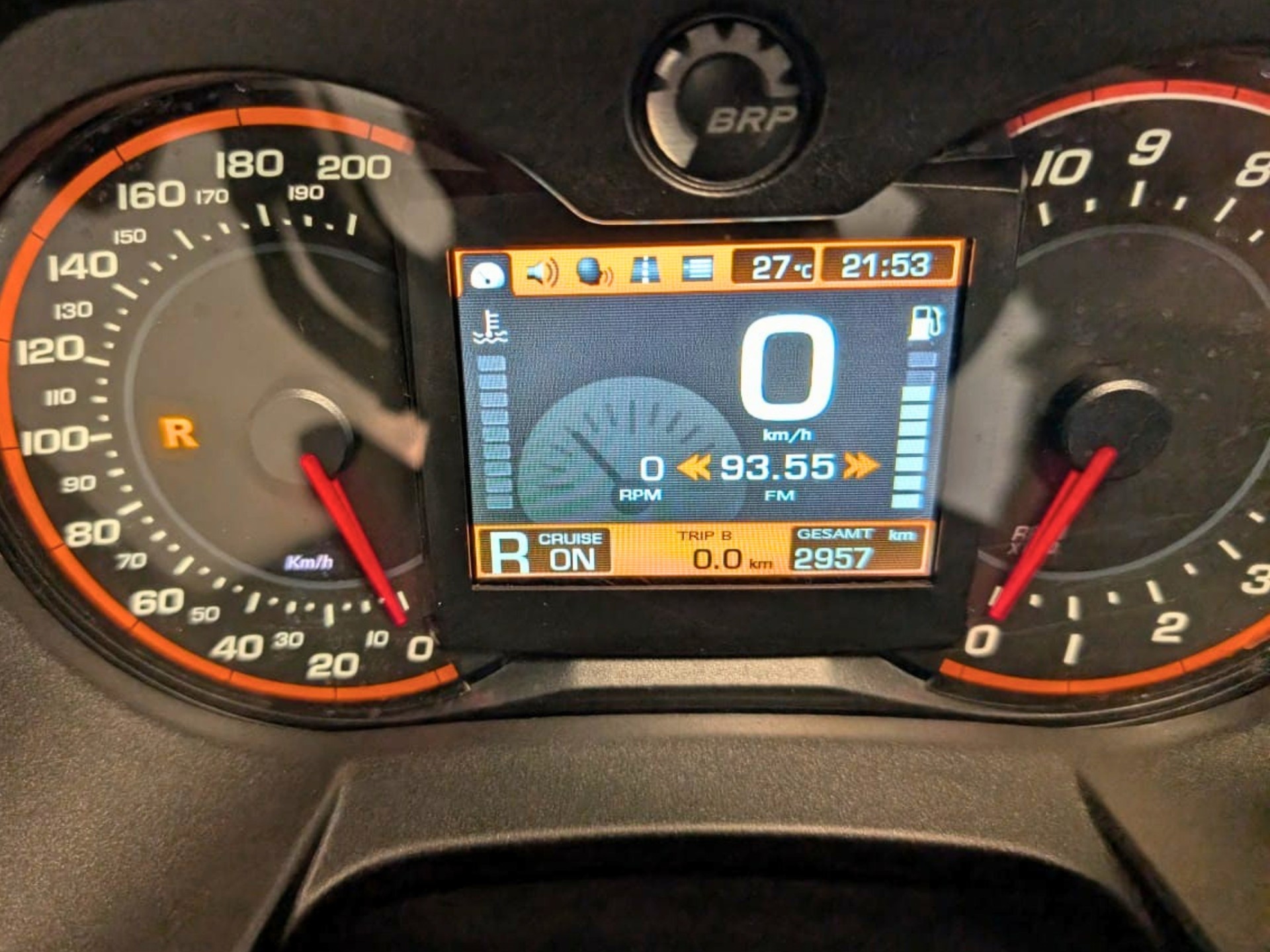 CAN-AM Spyder F3-T SE6-image-11
