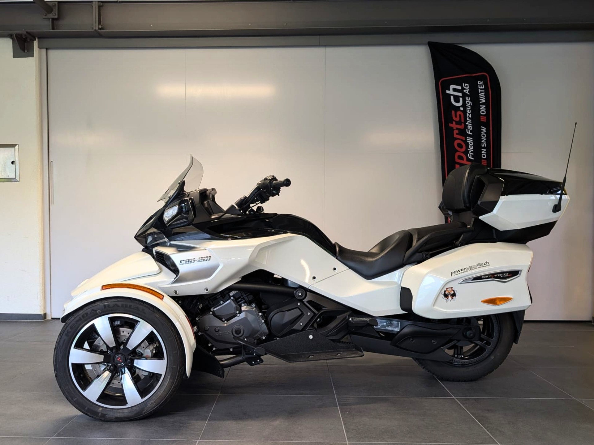 CAN-AM Spyder F3-T SE6-image-5