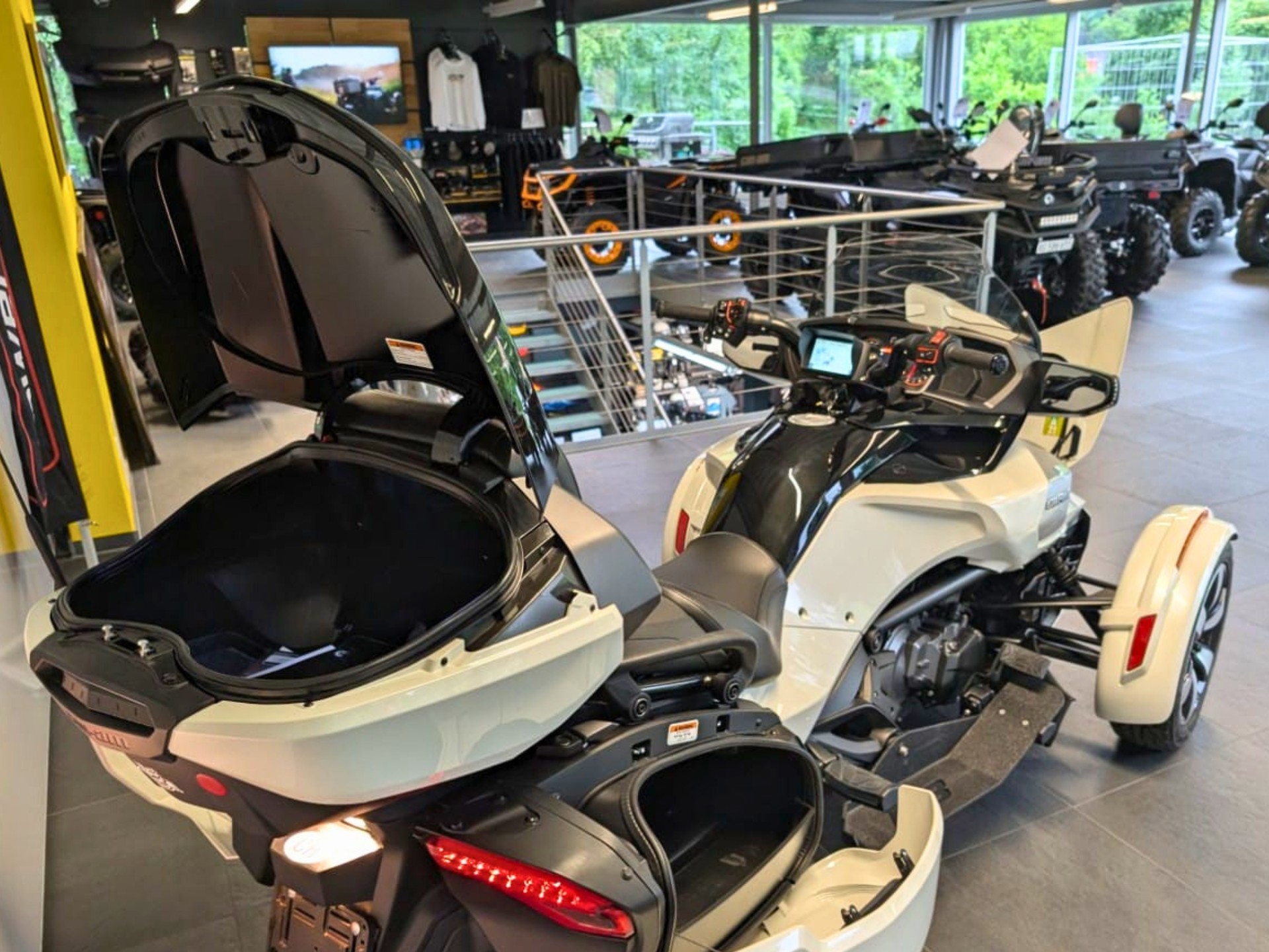 CAN-AM Spyder F3-T SE6-image-9
