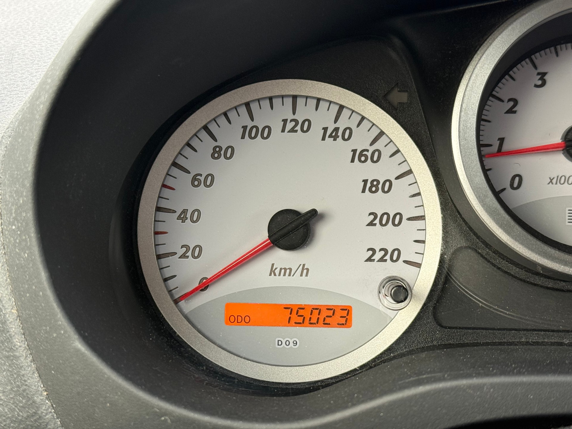 TOYOTA RAV-4 2.0 16V Linea Sol AUTOMAT / NUR 75'000km / 3 TÜRER / FACELIFT / FRISCH AB MFK-image-9